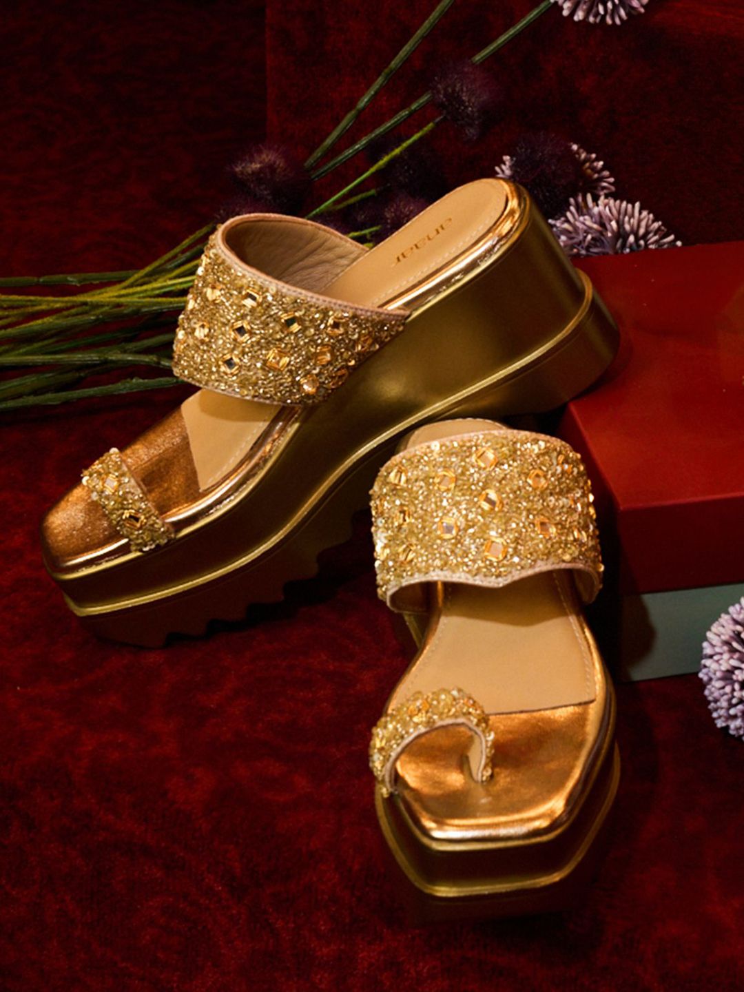 Anaar Women Embellished Ethnic Wedge Sandals-picture-30