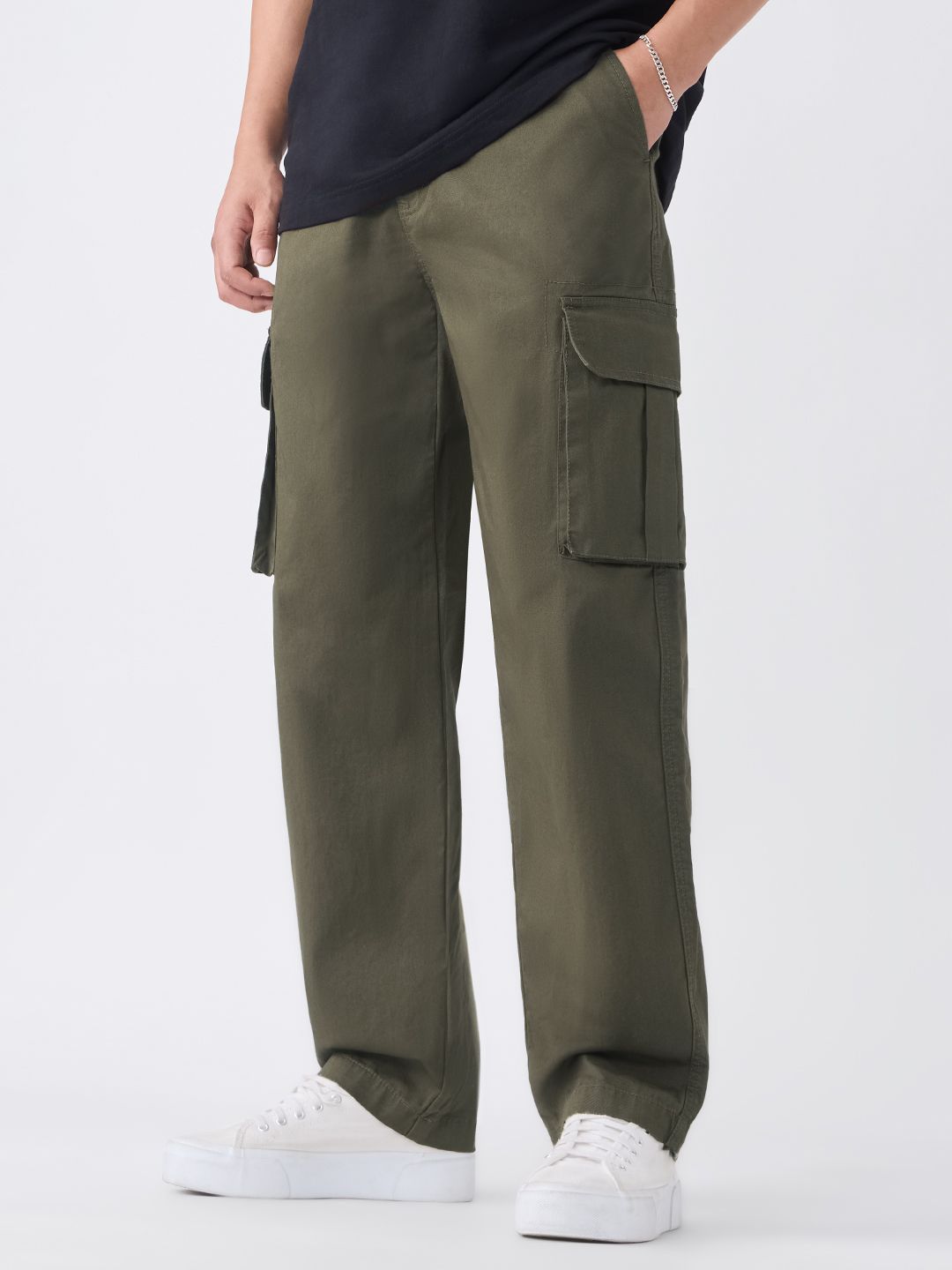 The Souled Store Men Solid Relaxed Straight Leg Straight Fit Pleated Cargos Trousers-picture-11