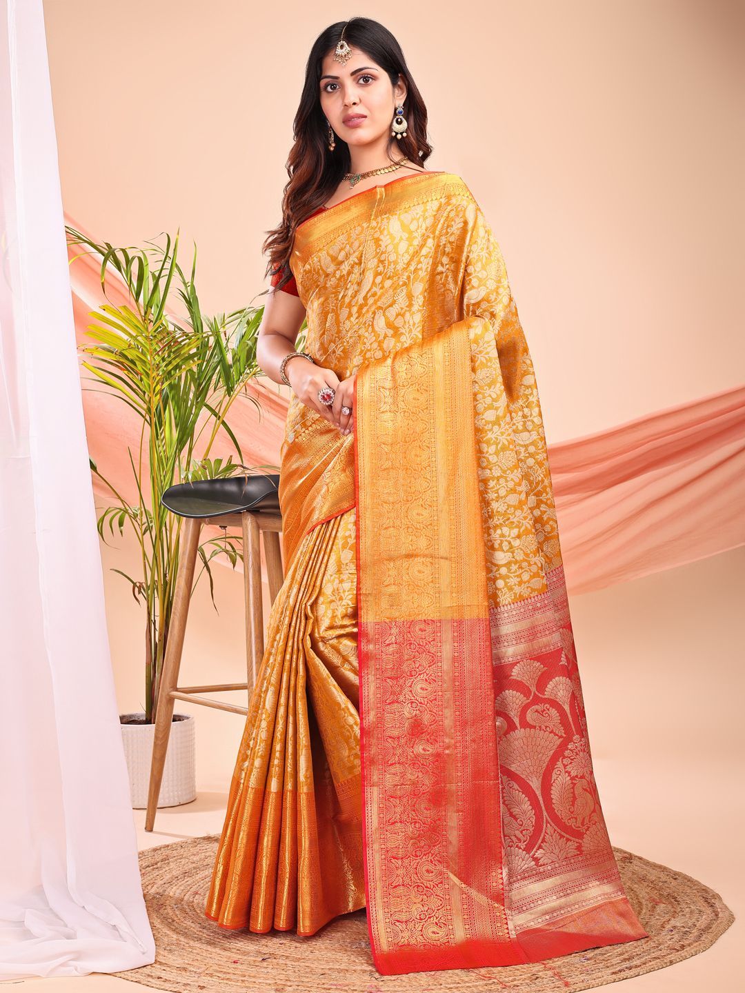 Leelavati Ethnic Motifs Woven Design Zari Kanjeevaram Saree-picture-29