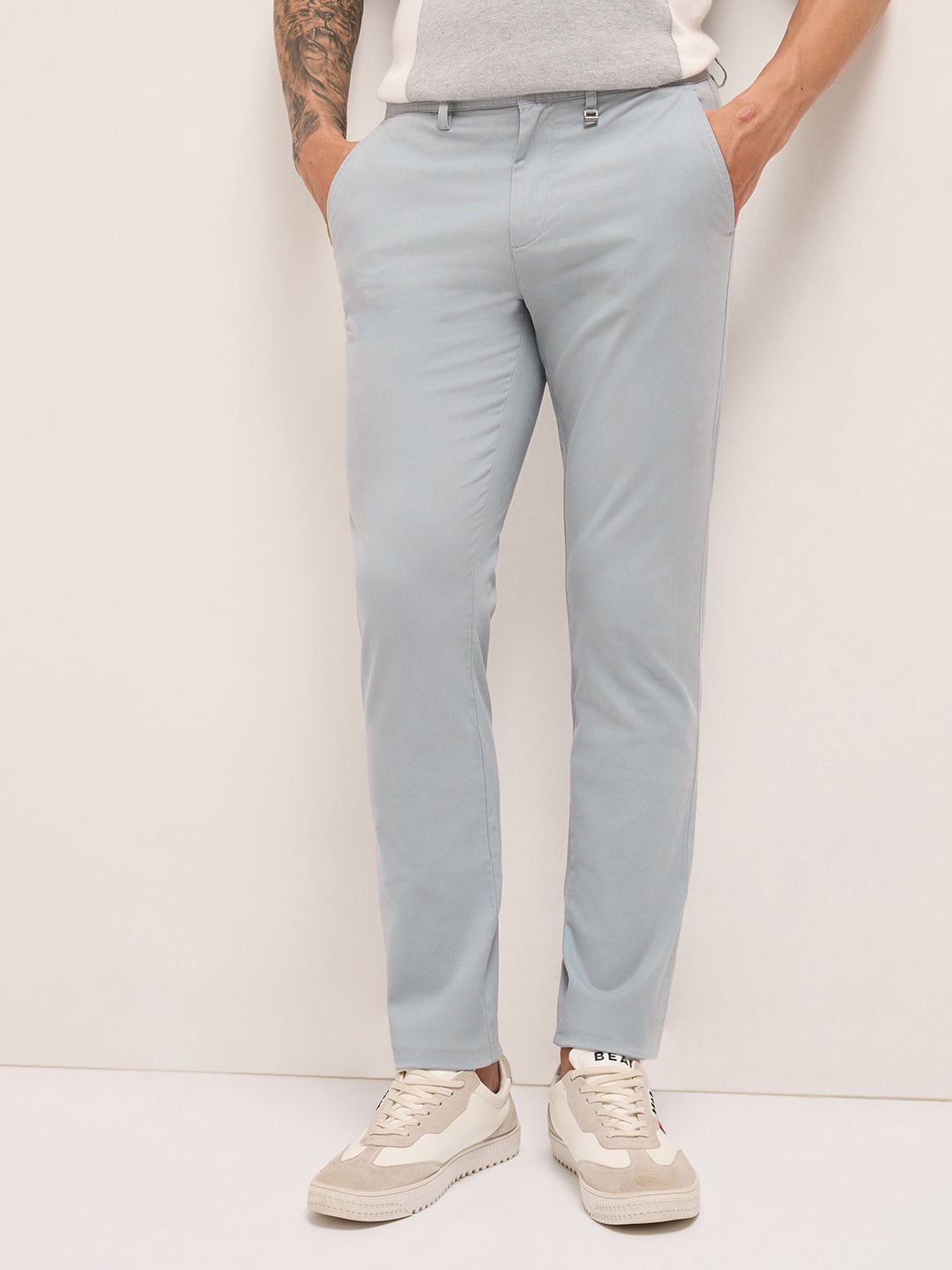 THE BEAR HOUSE Men Solid Mid-Rise Slim Fit Cotton Trousers