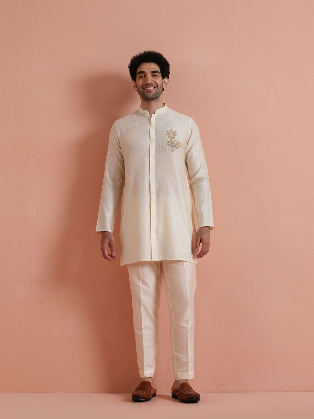 KISAH Men Floral Embroidered Festive Straight Kurta