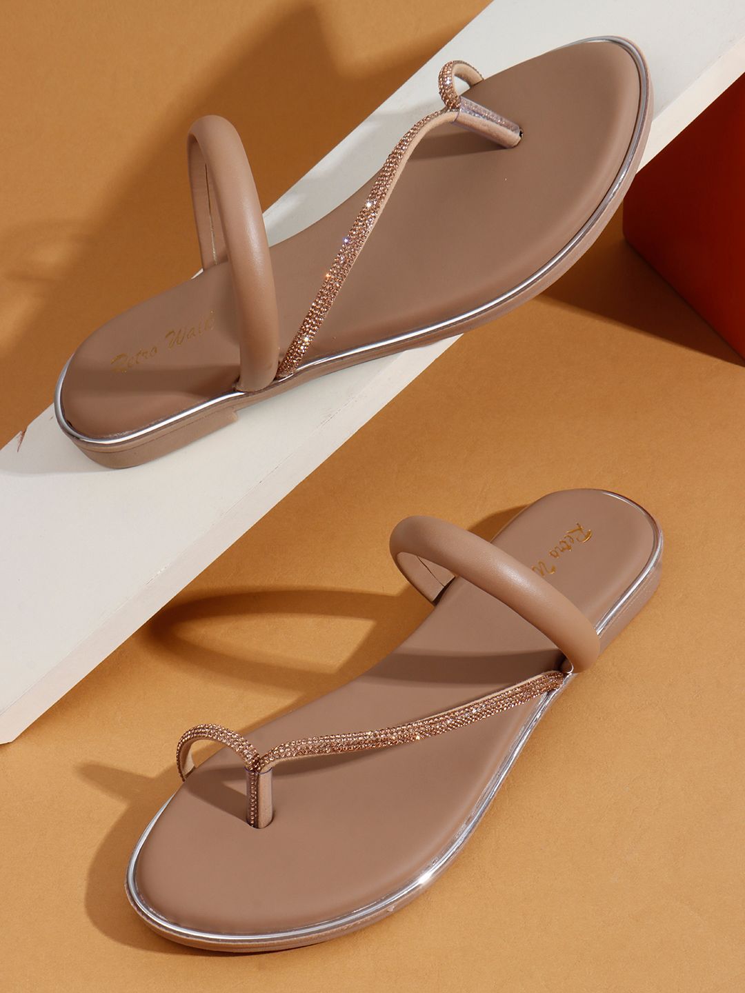 Retro Walk Women Embellished One Toe Flats-image-23