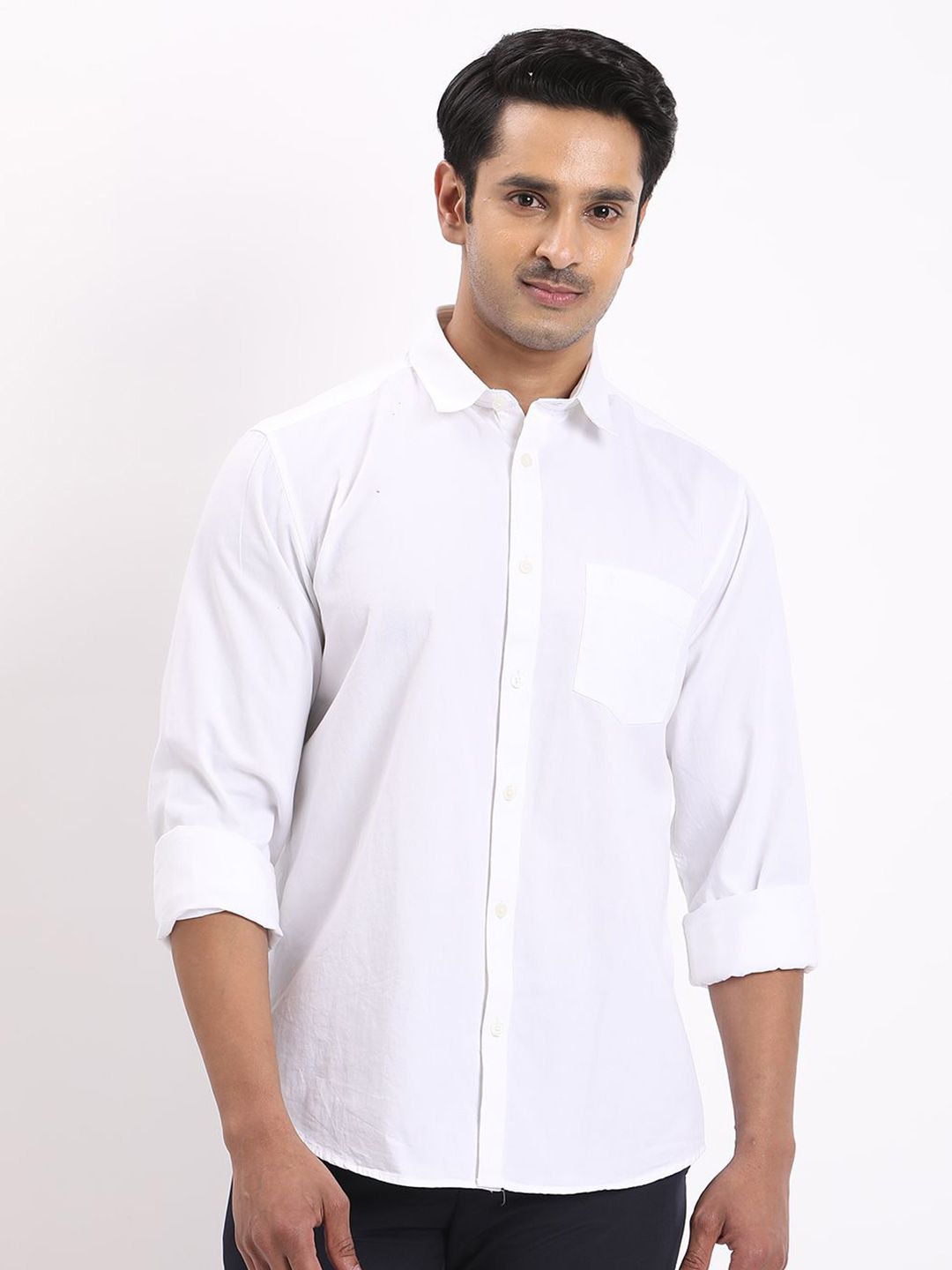 Indian Terrain Men Classic Fit Solid Spread Collar Pure Cotton Casual Shirt-picture-12