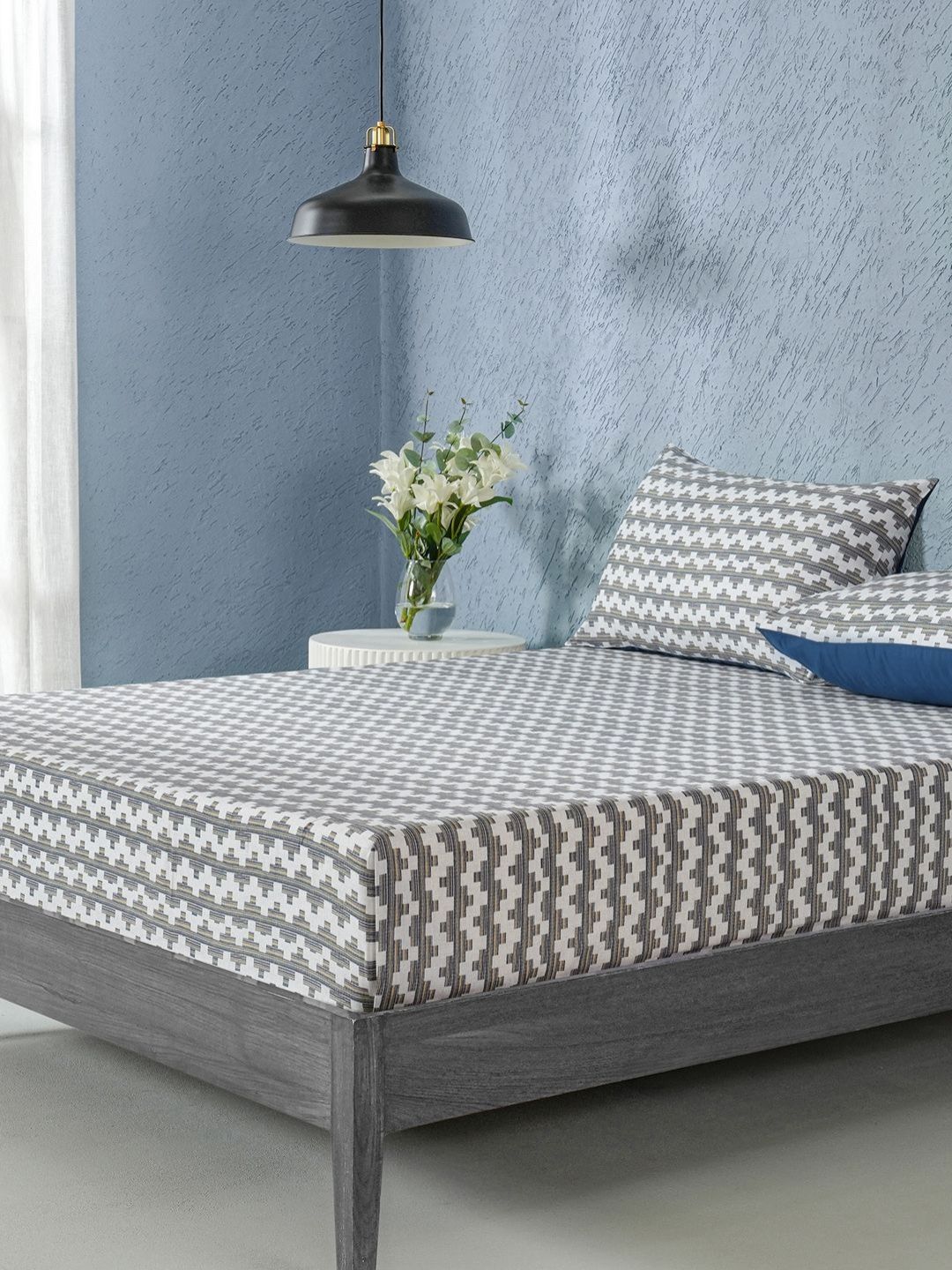 MASPAR White & Blue Abstract Printed 200 TC Pure Cotton King Bedsheet Set 2.75 x 2.75 m-picture-17