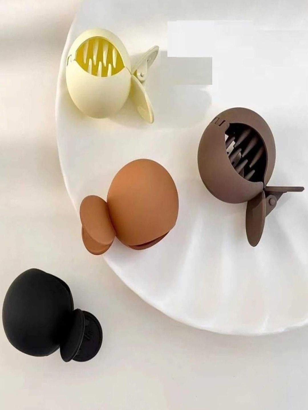 DN Creation Women Set of 4 Cute Small Fish Round Hair Claw Clip-picture-36