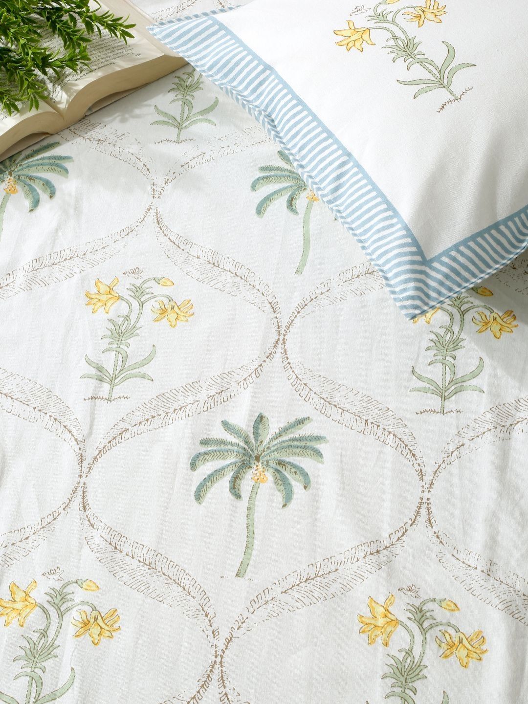 Rajasthan Decor Cream-Coloured Floral 210TC Cotton Super King Bedsheet Set 2.50 m x 2.70 m-image-12