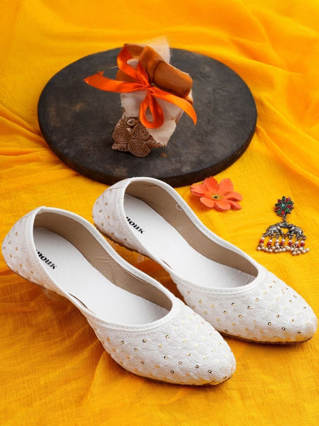 Anouk Women Embellished Mojaris Flats-picture-28