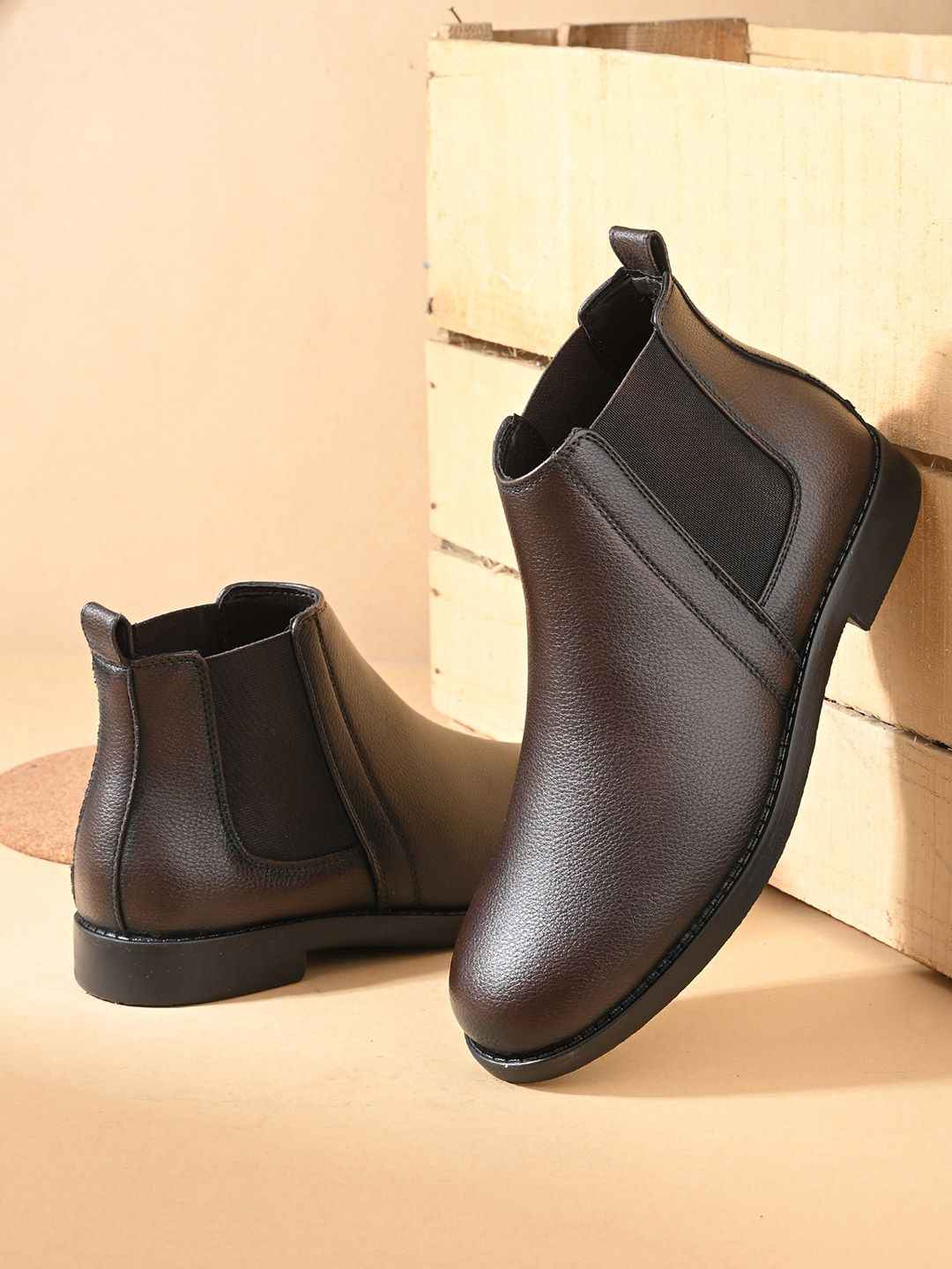 The Roadster Lifestyle Co Men Textured Round Toe Slip On Block Heeled Chelsea Boots-picture-35