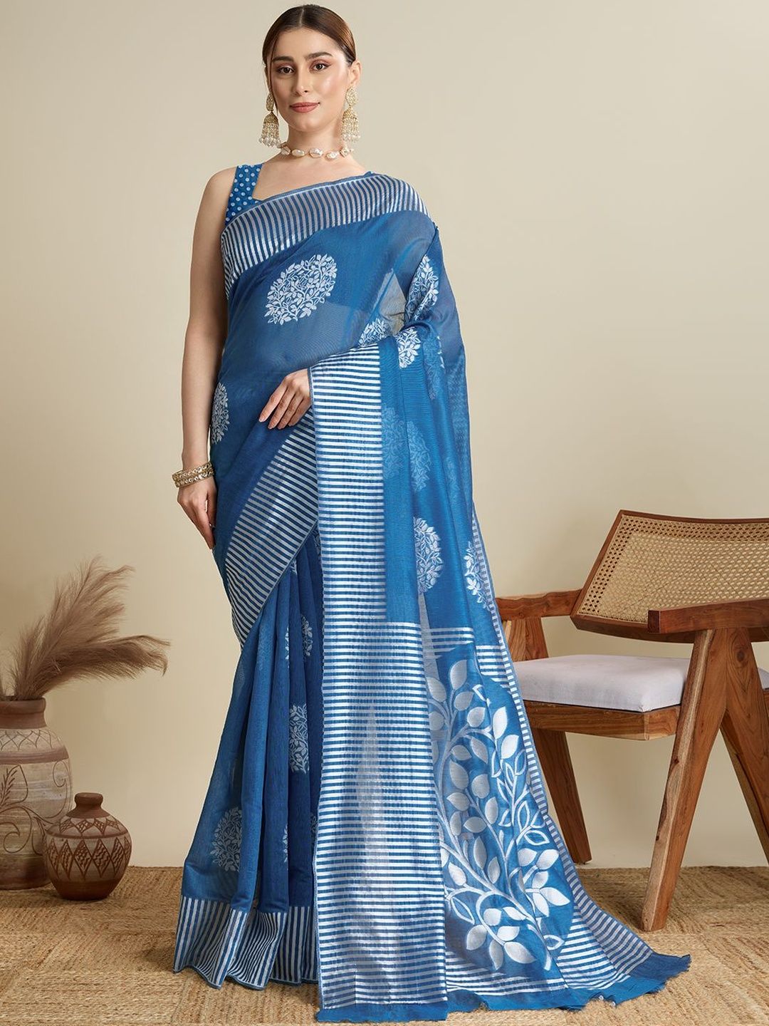 NIWAA Ethnic Motifs Zari Silk Blend Saree-picture-10