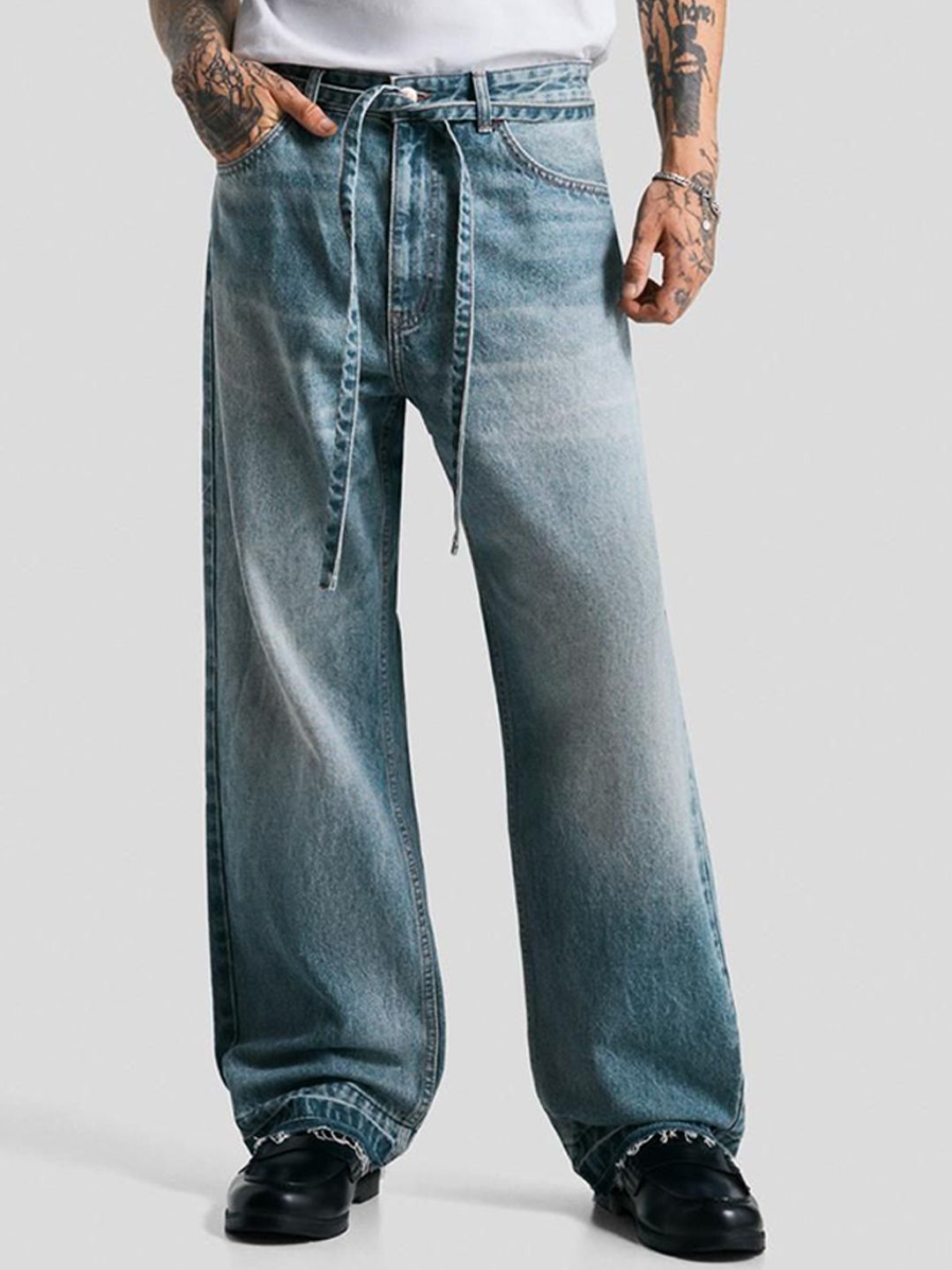 Bershka Men Baggy Fit Mid-Rise Clean Look Light Fade Cotton Jeans with belt-picture-13