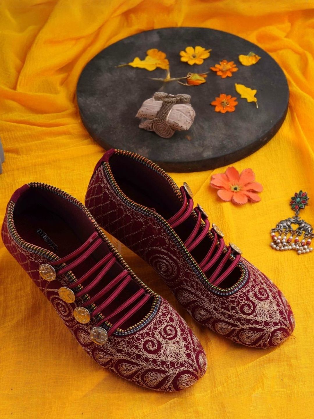 Anouk Women Embellished Ethnic Mojaris with Embroidered Flats-picture-24