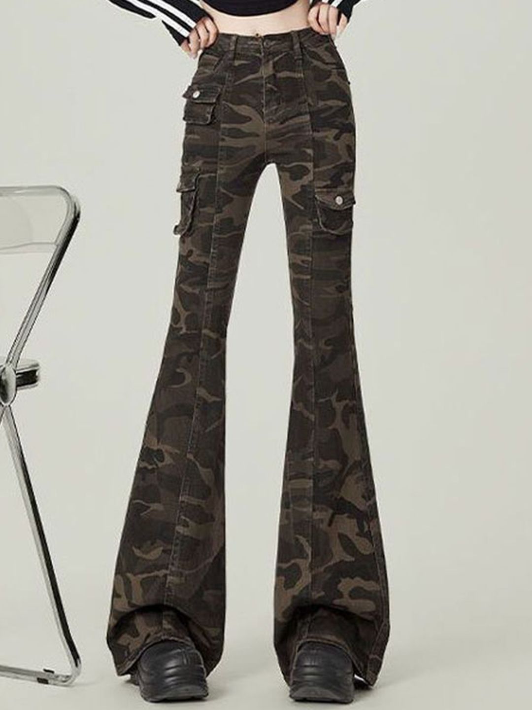 LULU & SKY Women Bootcut High-Rise Printed Jeans-image-4
