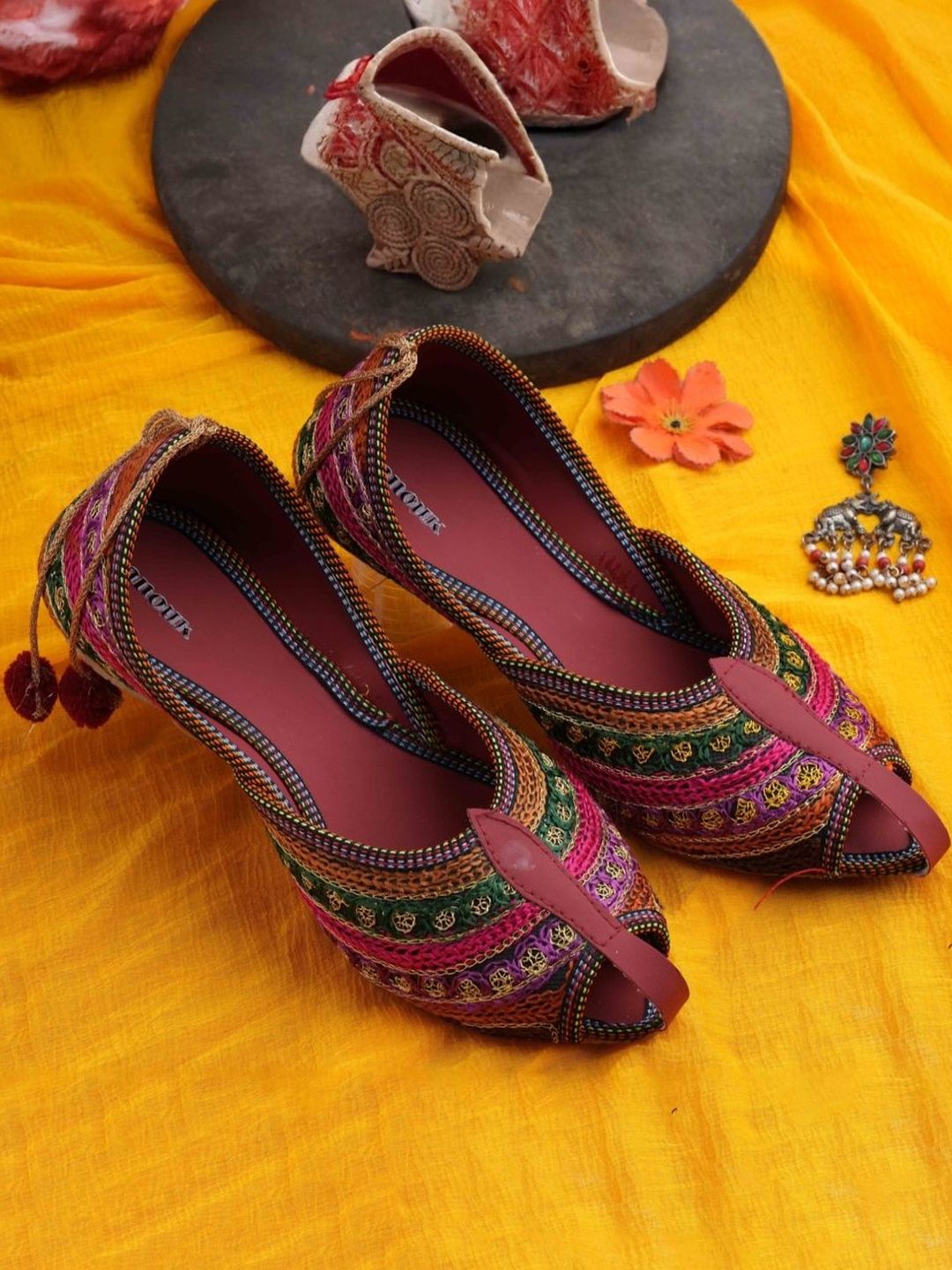 Anouk Women Embellished Ethnic Mojaris-image-26