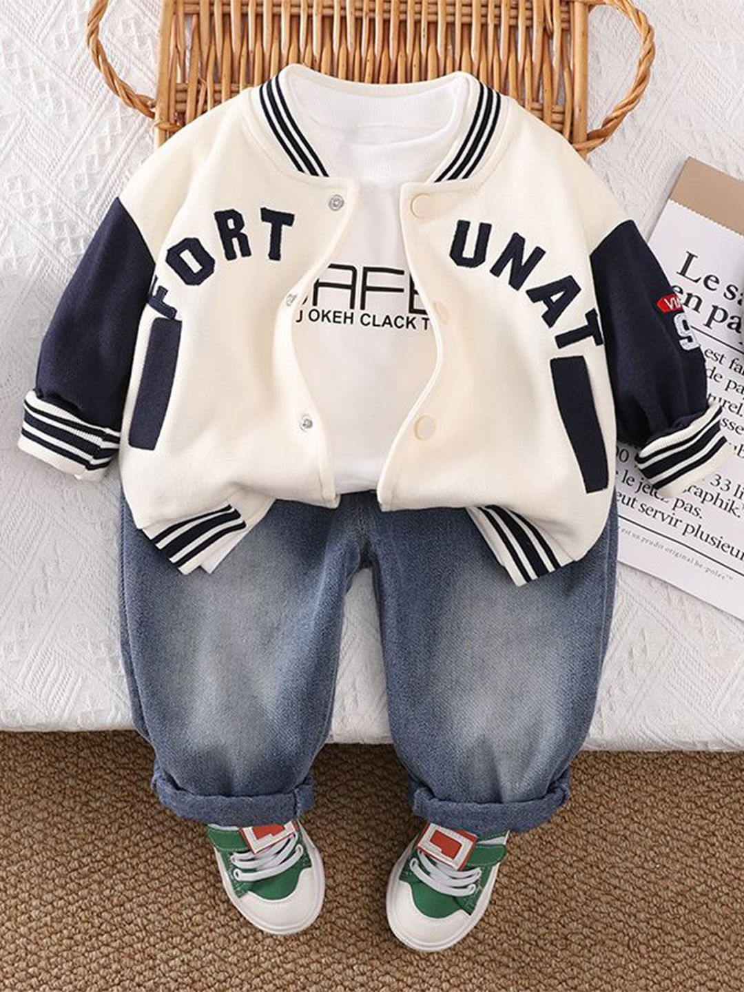 StyleCast x Revolte Boys Printed T-shirt and Trousers Clothing Set-picture-19