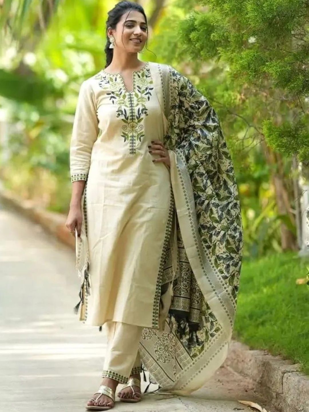 MILAAV Women Floral Embroidered Thread Work Kurta with Trousers & Dupatta-picture-23