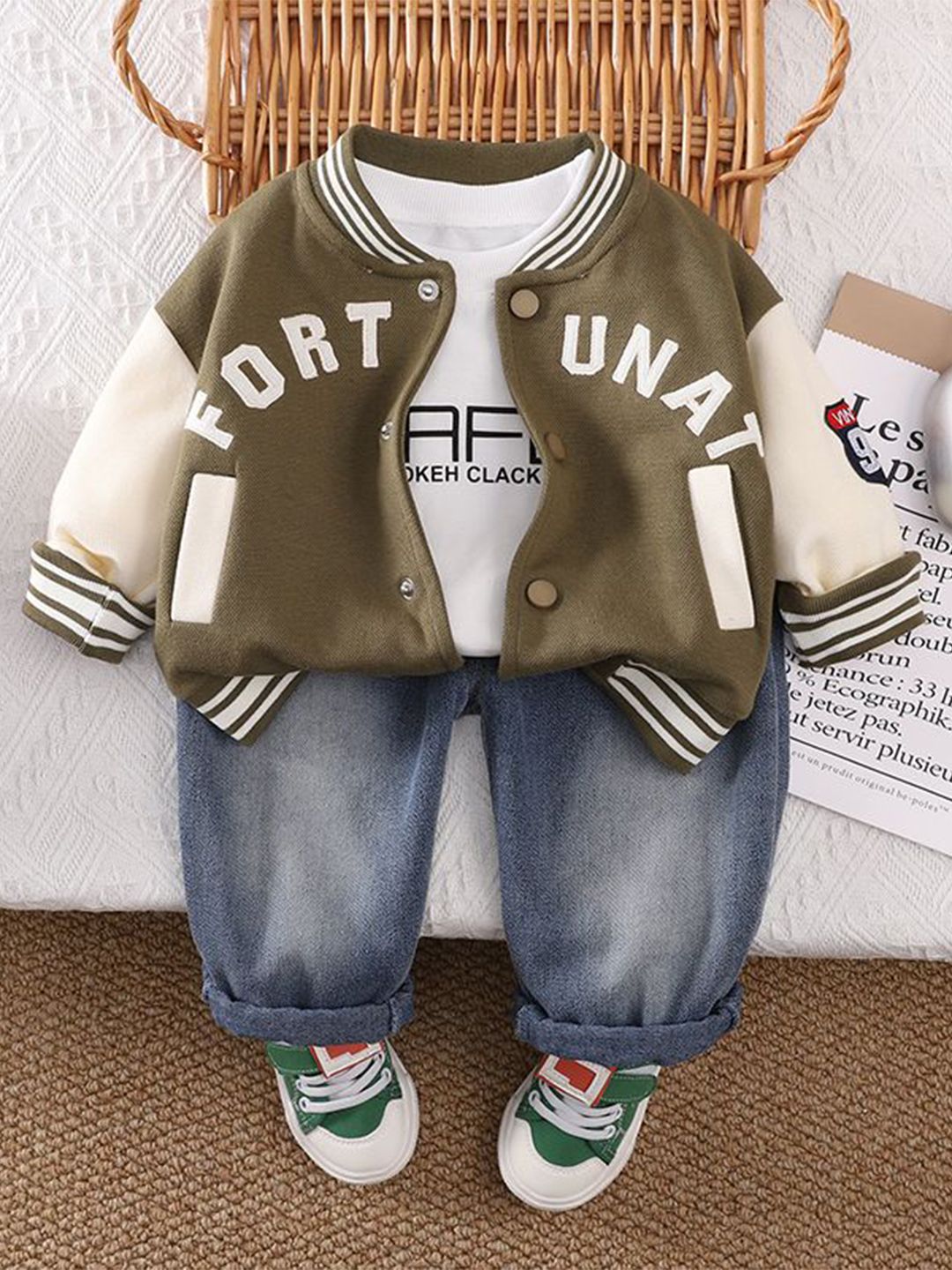 StyleCast x Revolte Boys Printed T-shirt and Trousers Clothing Set-picture-12