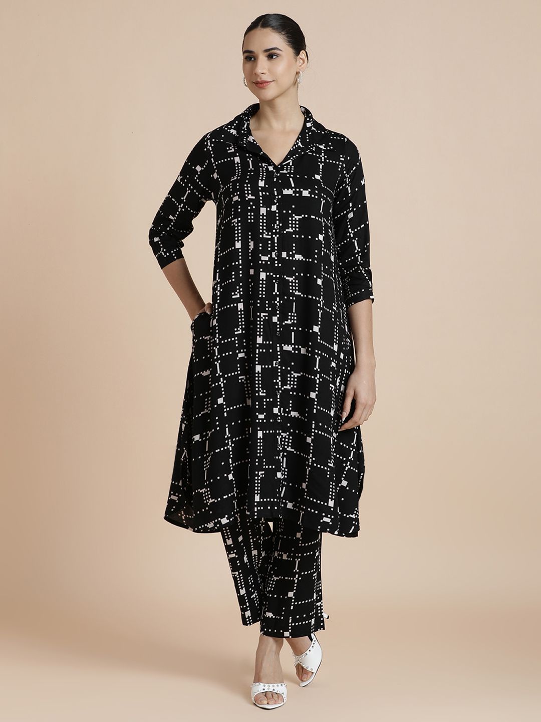 BLACK & BLAH BLAH Women Geometric Printed Regular Kurta with Trousers-picture-16