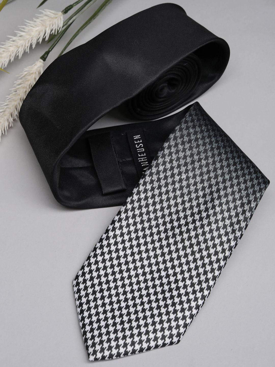 Van Heusen Men Embroidered Party Tie-picture-46