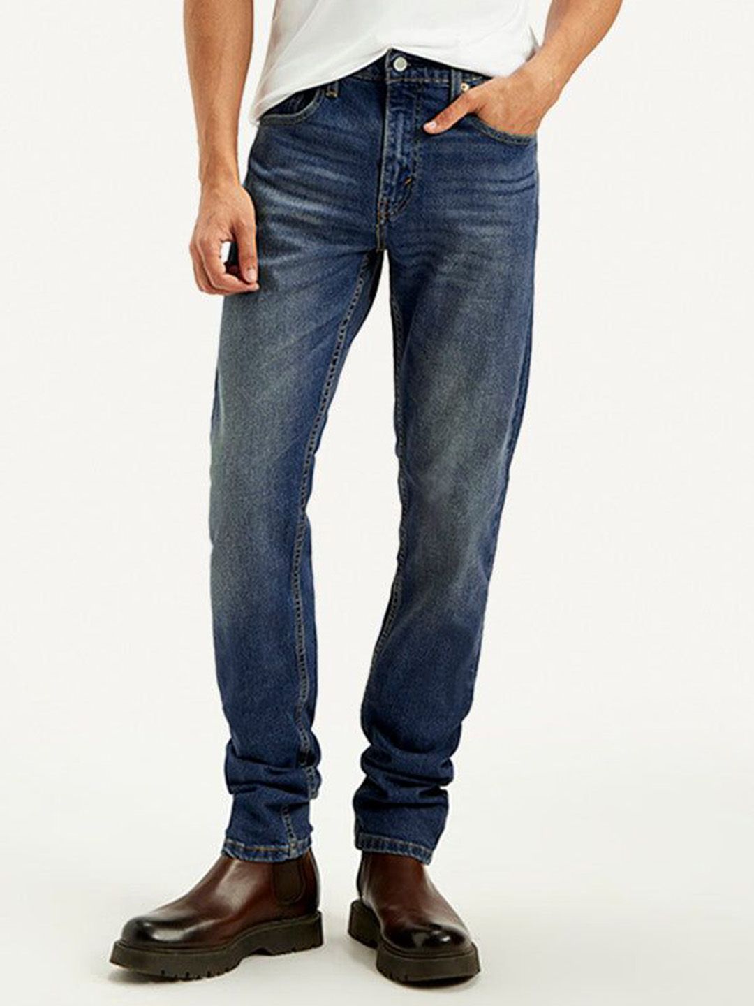 Levis Men Classic Tapered Fit Mid-Rise Light Fade Stretchable Jeans-image-13