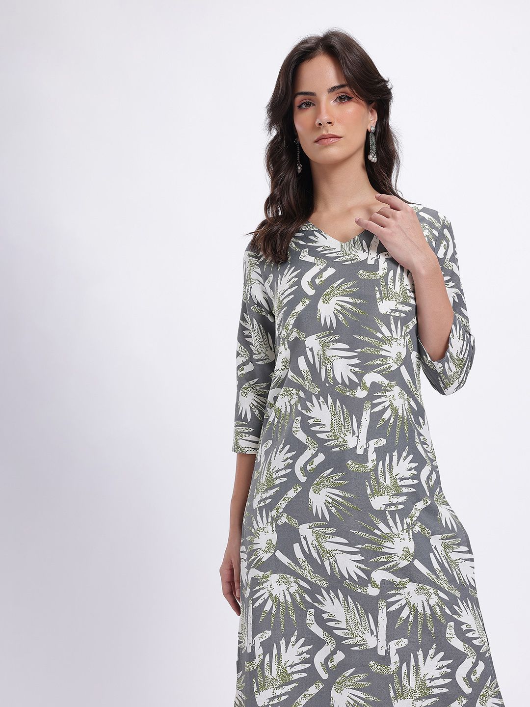 Anouk Rustic Conversational Printed V-Neck Straight Kurta-image-2