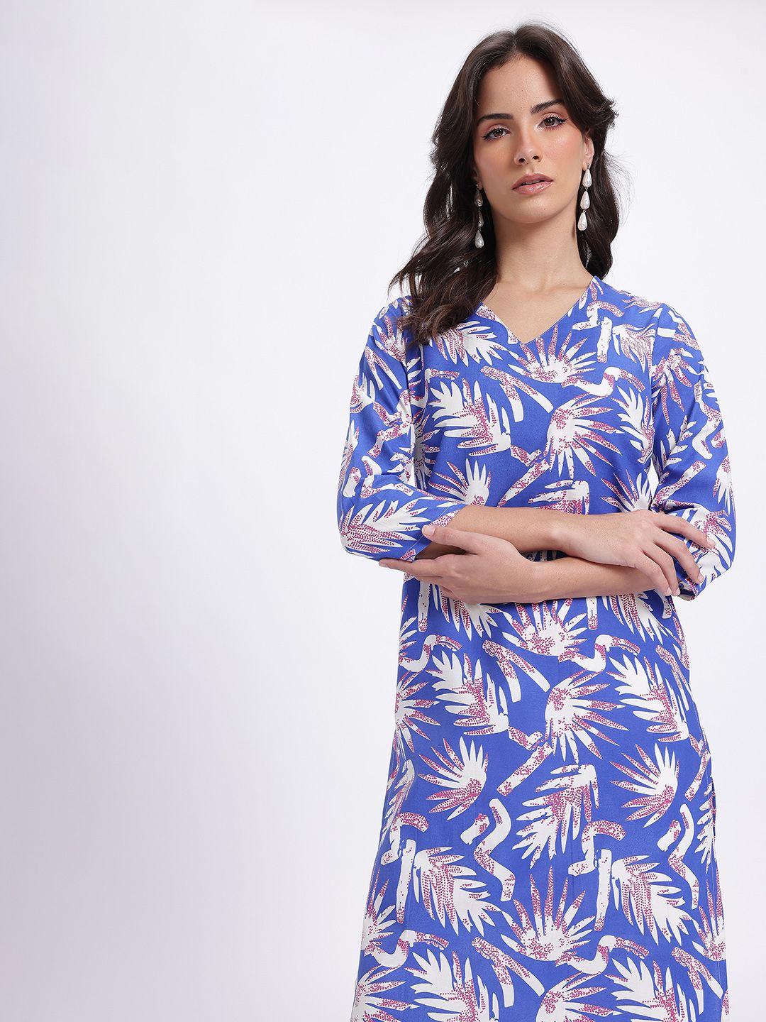 Anouk Rustic Conversational Printed V-Neck Straight Kurta-image-3