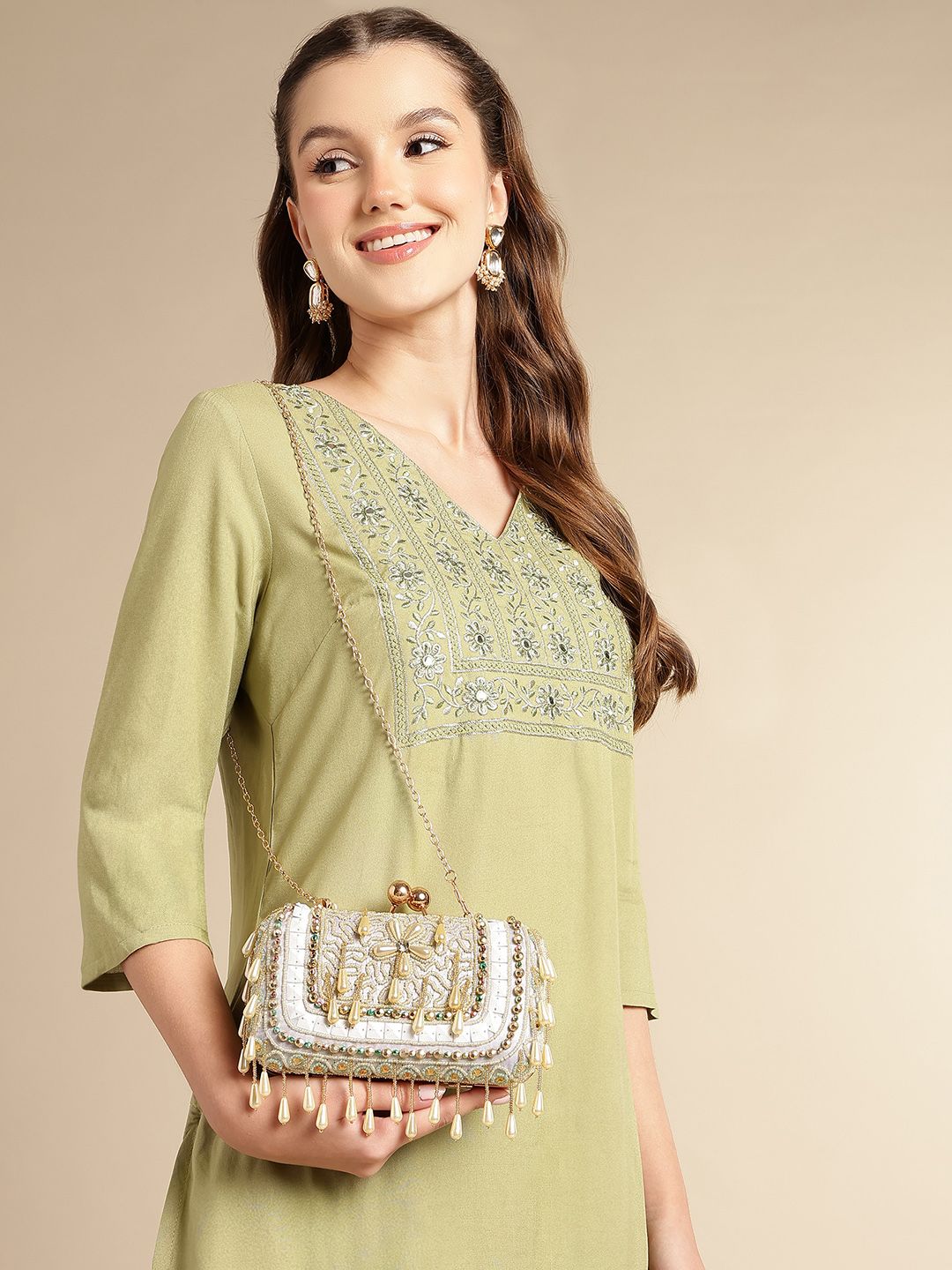 Anouk Embellished Box Clutch-picture-17