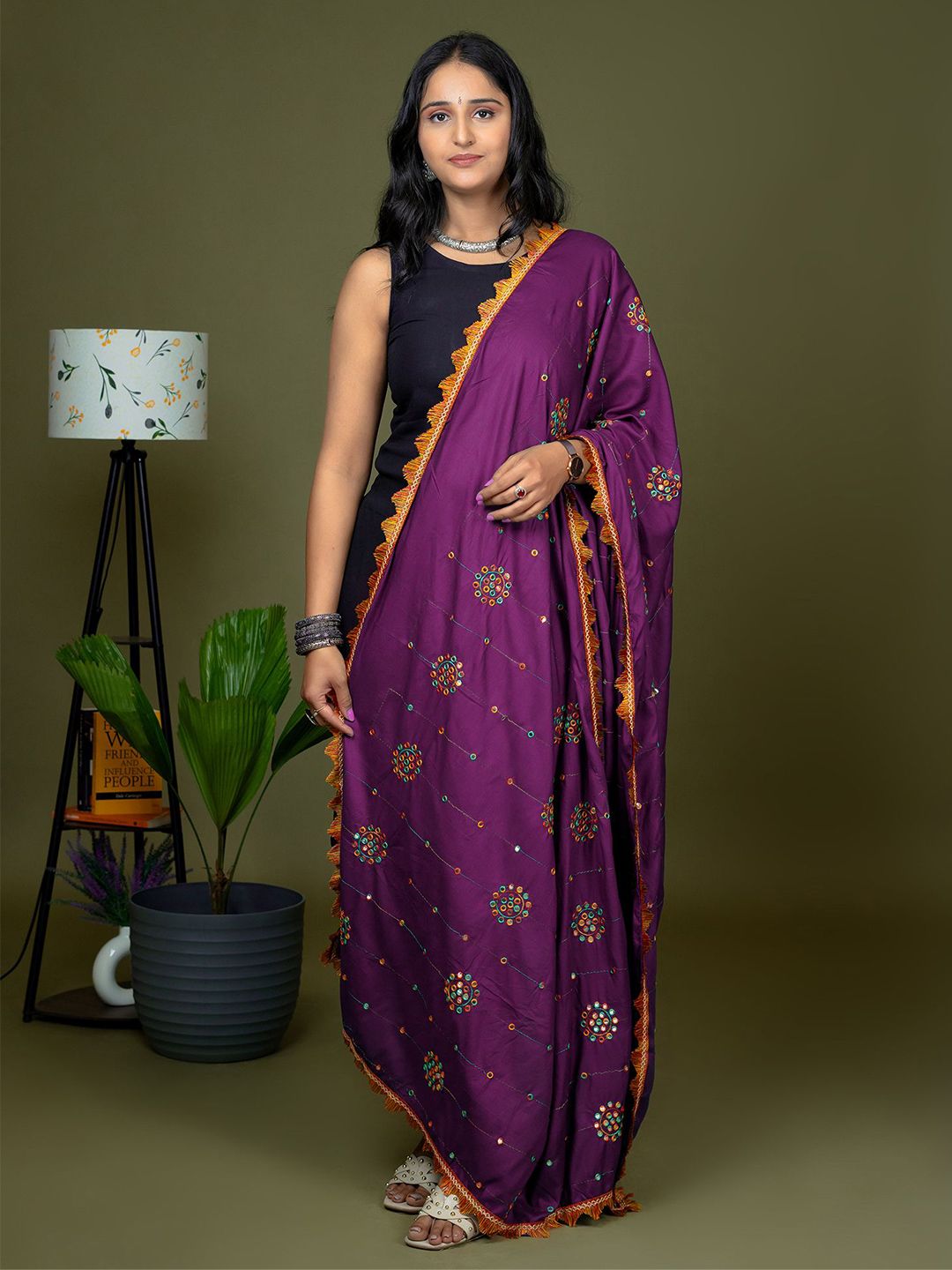 HELLA FASHIONS Floral Embroidered Dupatta With Mirror Work-picture-54