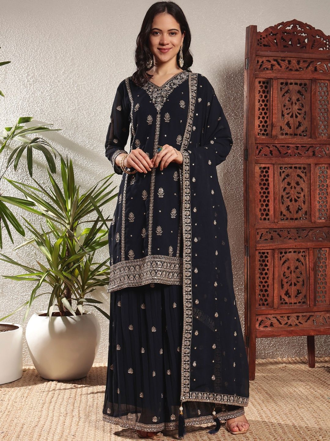 Shopping Queen Women Ethnic Motifs Embroidered Kurta with Palazzos & Dupatta-picture-15
