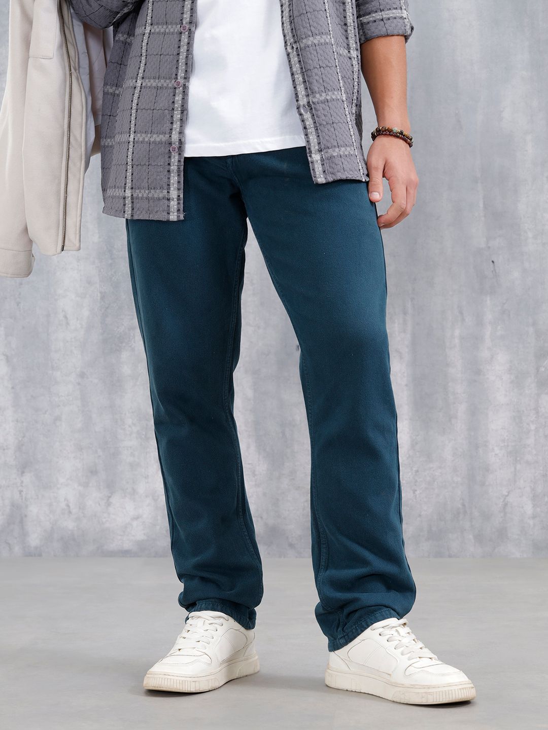 WROGN Men Regular Fit Mid-Rise Light Fade Stretchable Jeans-picture-11
