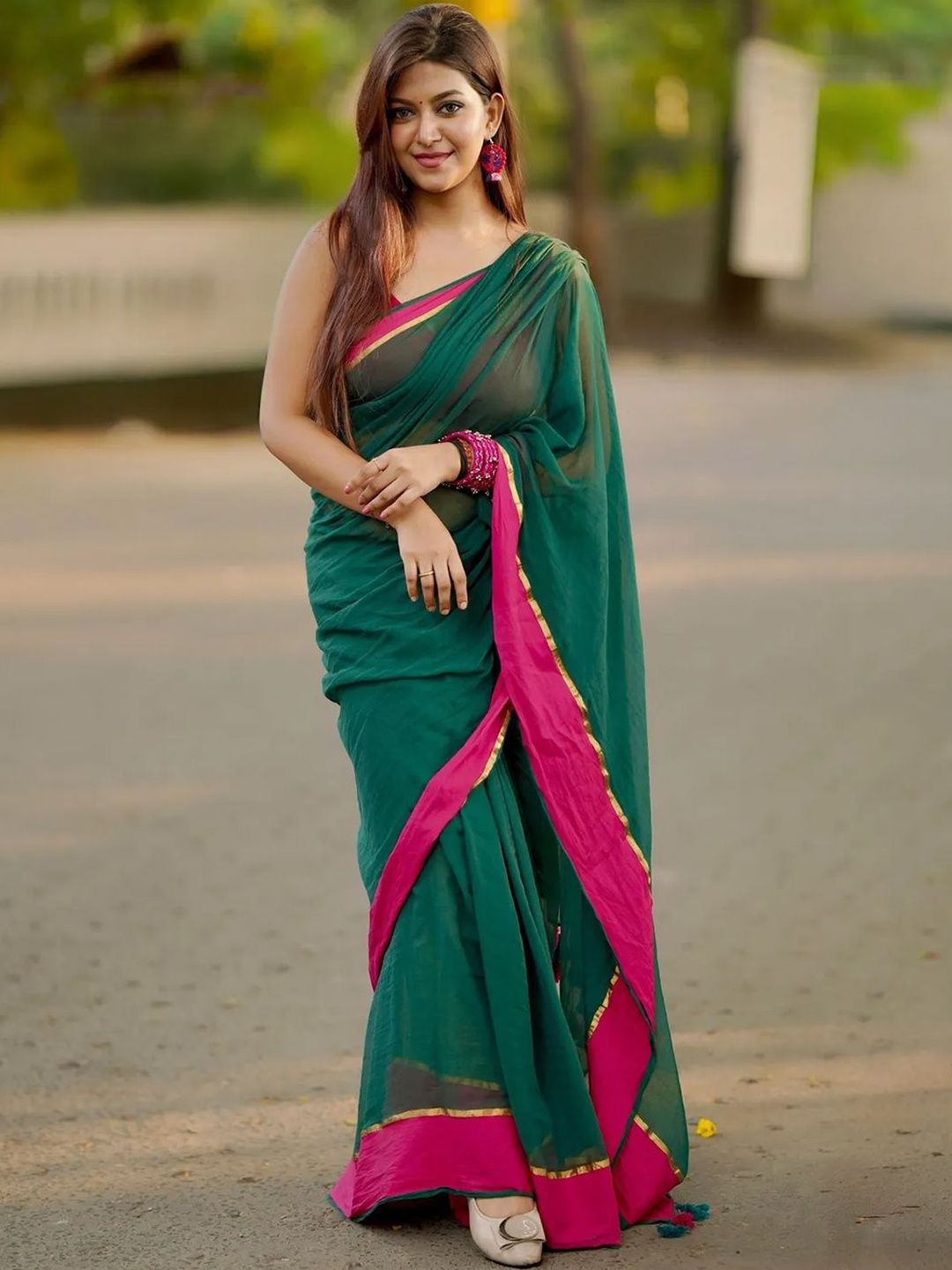 Aparna Women Solid Pure Cotton Saree With Zari Detail-picture-14
