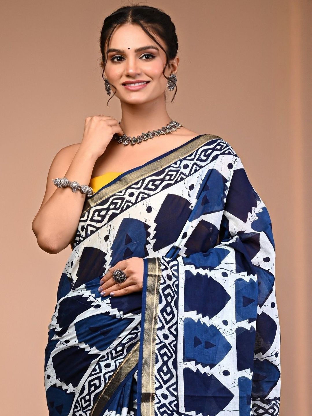 Moda Rapido Ethnic Motifs Pure Cotton Handloom Ikat Saree