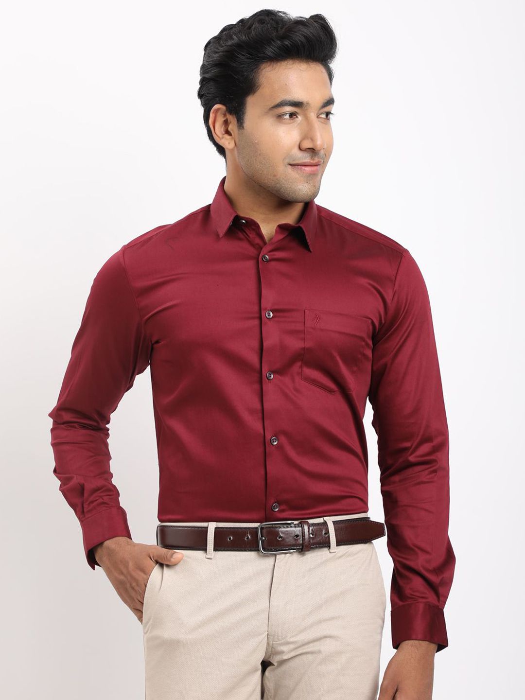 Indian Terrain Men Classic Fit Solid Spread Collar Formal Cotton Shirt-picture-24