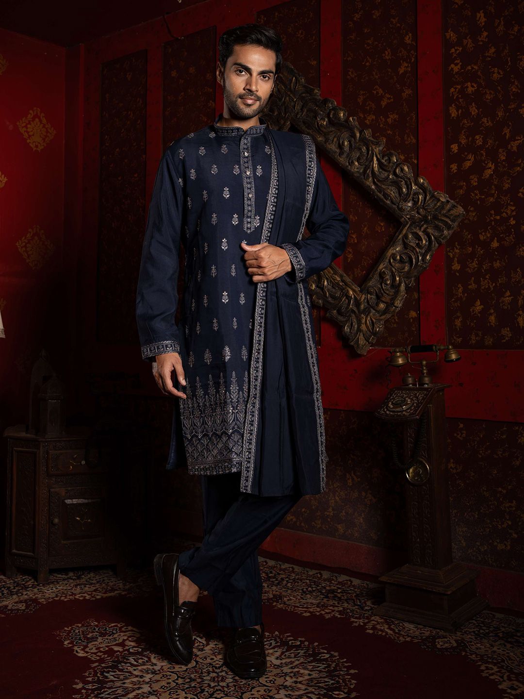 Shasak Men Embroidered Mandarin Collar Straight Kurta-picture-18