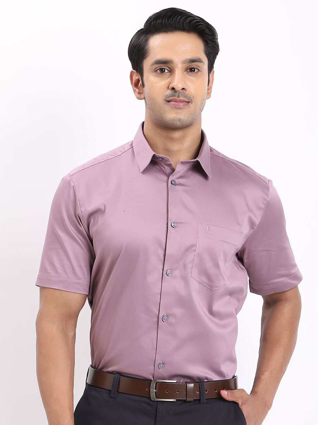 Indian Terrain Men Classic Fit Solid Spread Collar Formal Cotton Shirt-picture-22