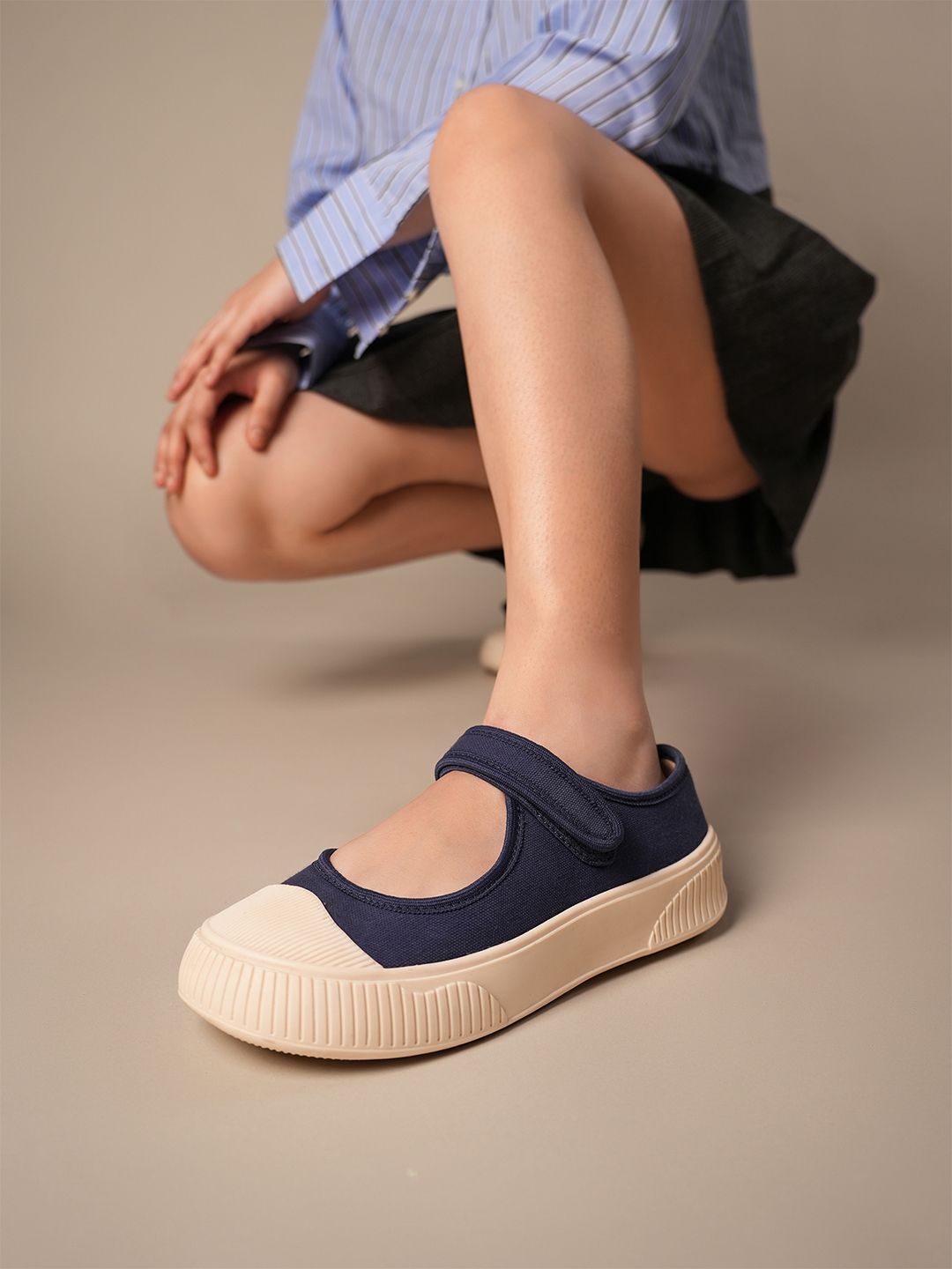 Theater Women Round Toe Comfort Insole Flatforms-picture-39