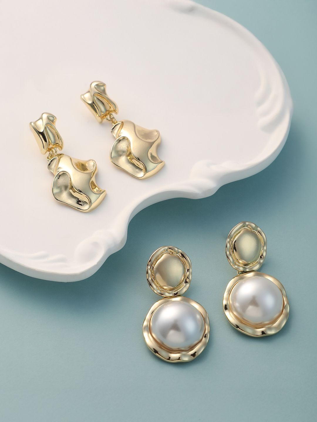 SOHI Set Of 2 Gold-Plated Pearls Contemporary Statement Drop Earrings-picture-10