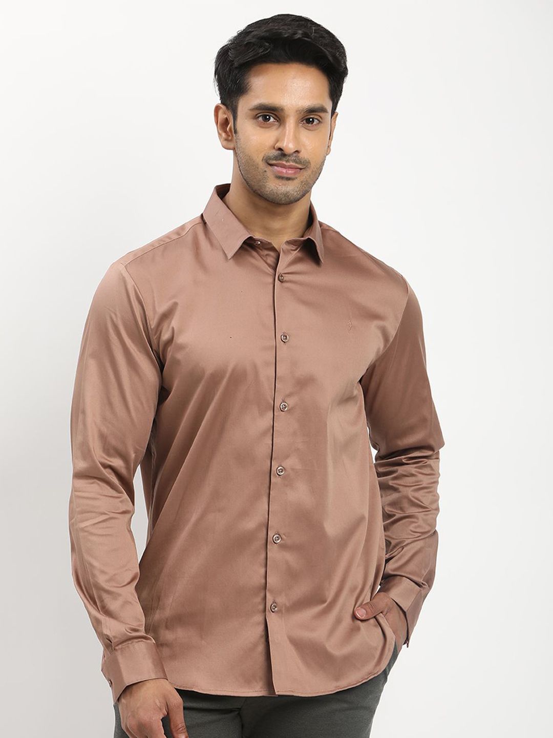 Indian Terrain Men Classic Fit Solid Spread Collar Formal Cotton Shirt-picture-30