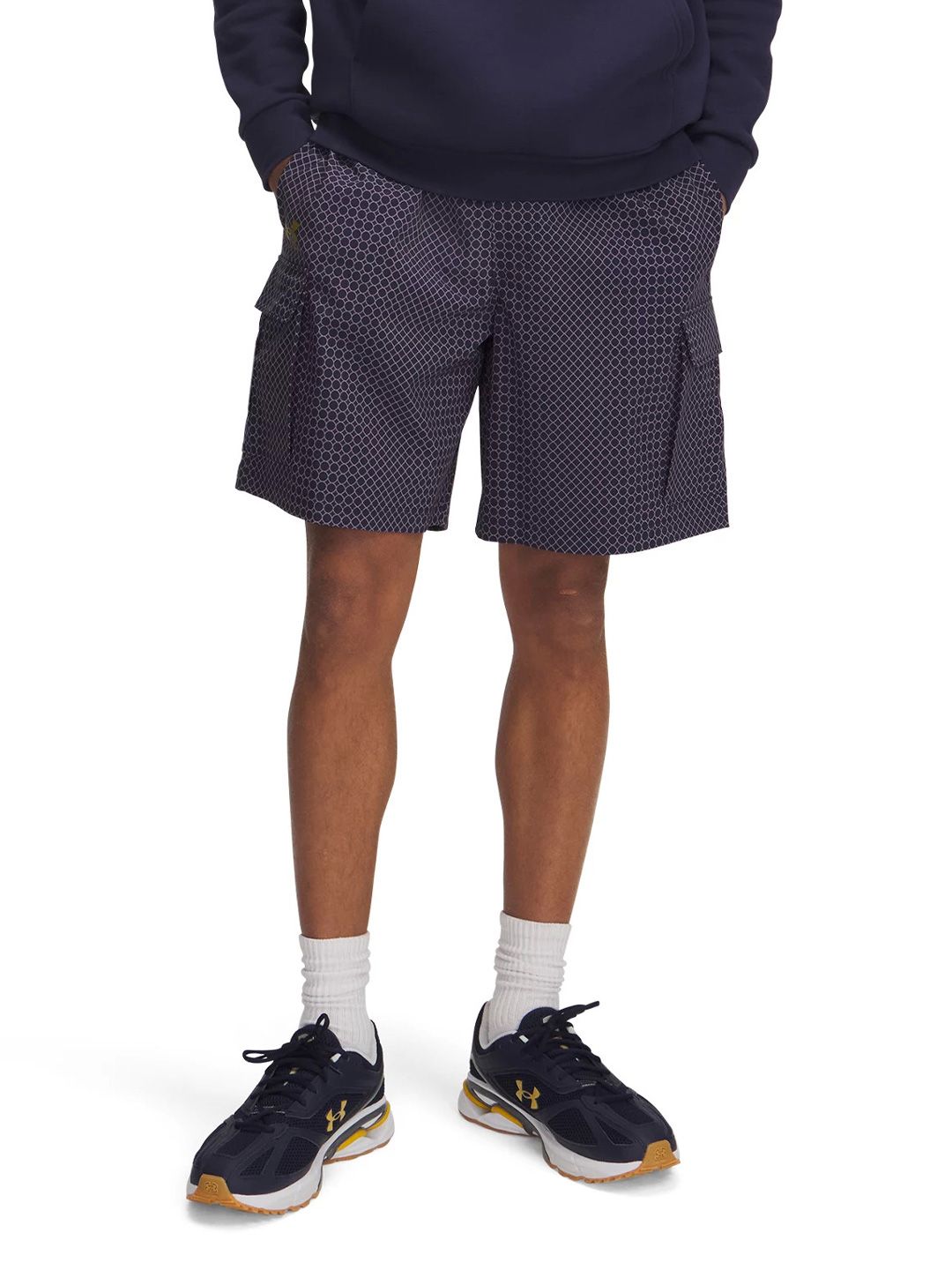 UNDER ARMOUR Men Printed Relaxed-Fit Holiday Vibe Cargo Shorts-picture-29
