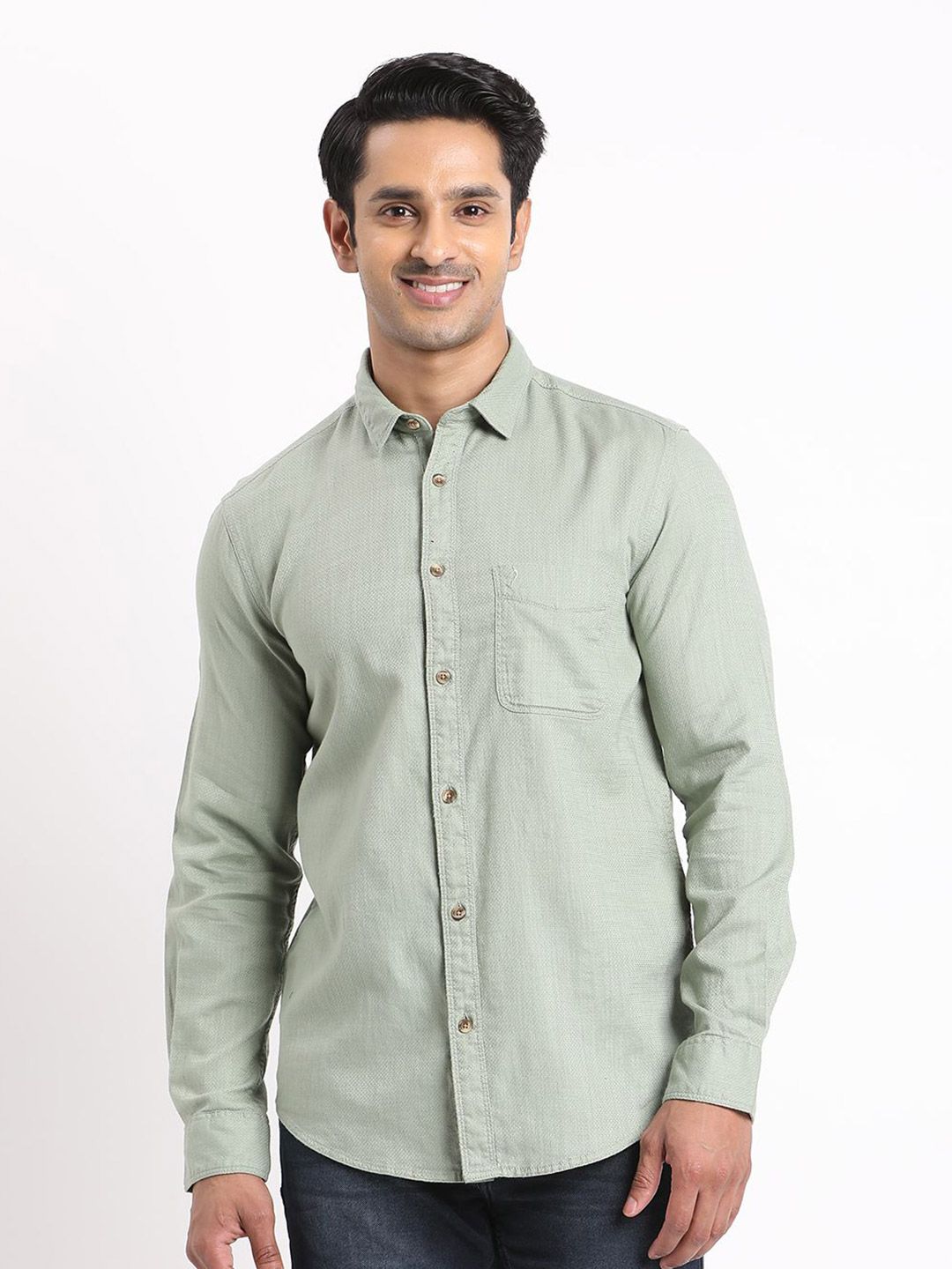 Indian Terrain Men Classic Fit Solid Spread Collar Pure Cotton Casual Shirt-picture-11