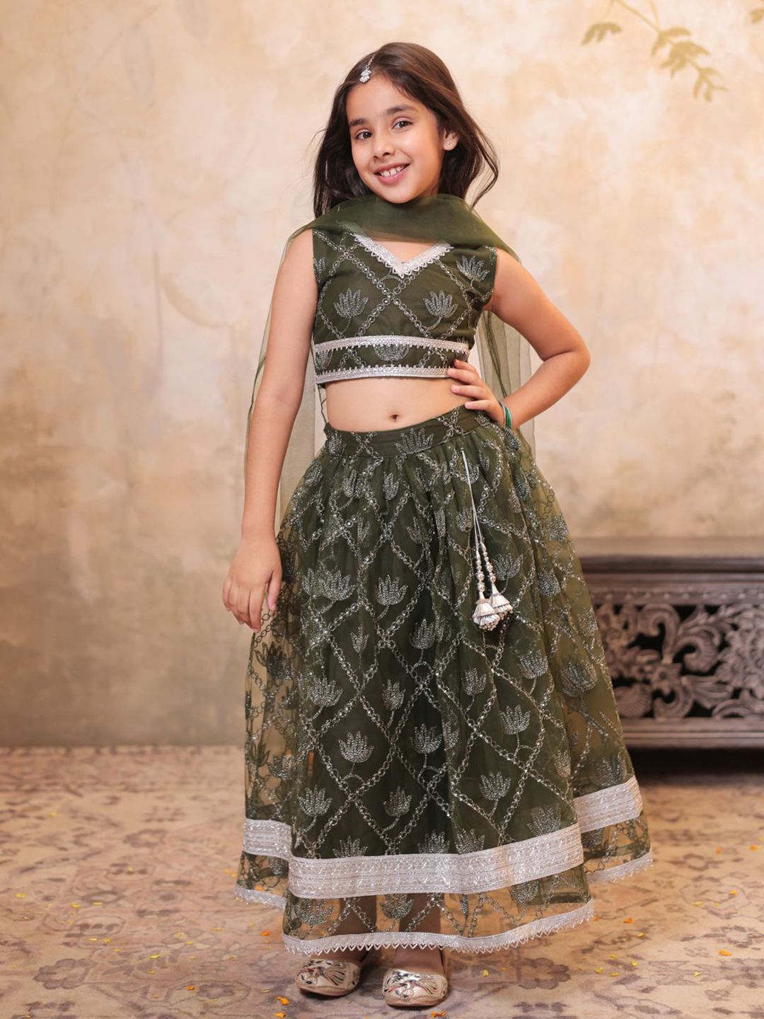 Aj DEZInES Girls Embroidered Thread Work Ready to Wear Net Lehenga & Blouse With Dupatta-picture-15