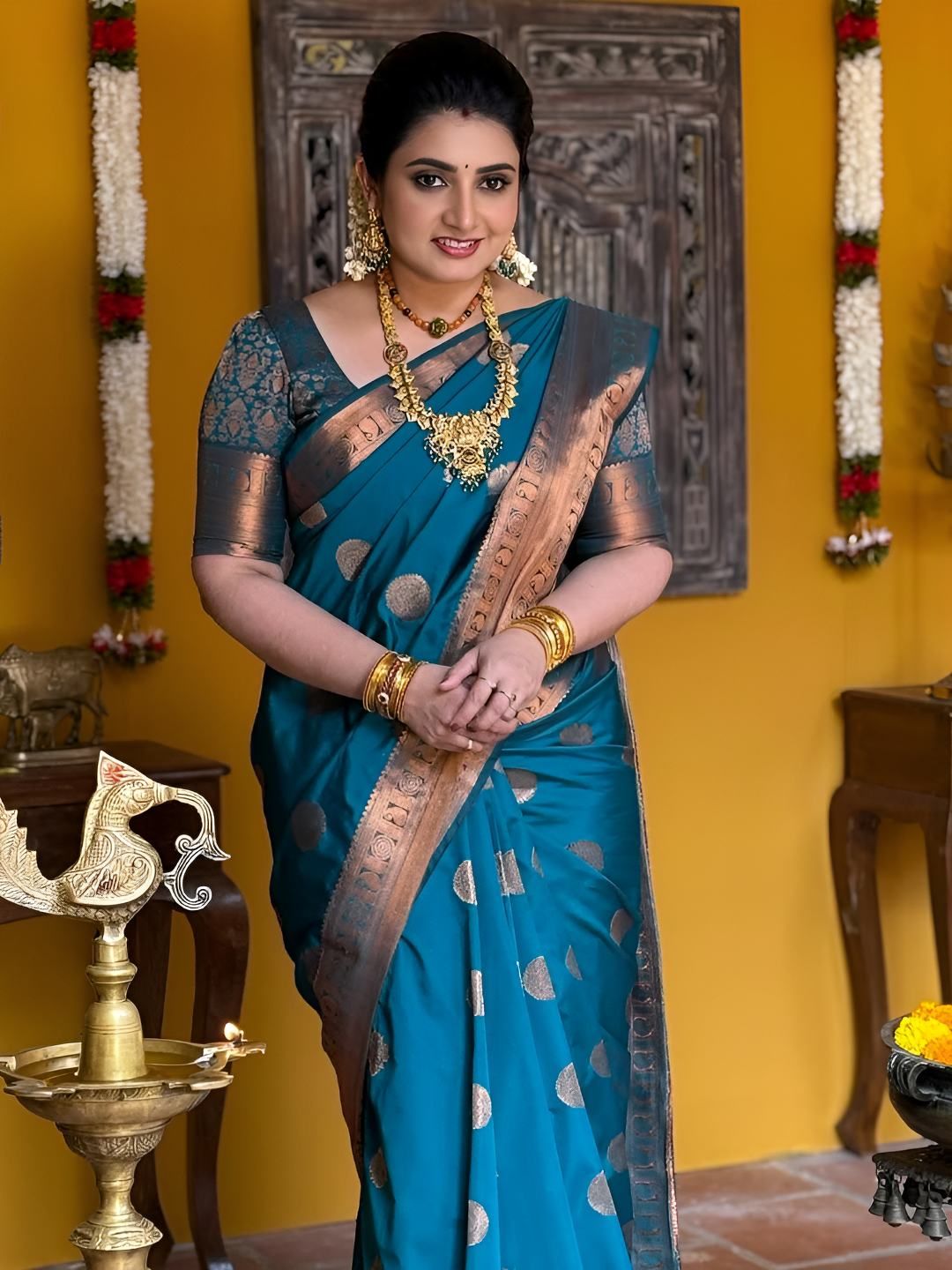 Vastravatika Women Ethnic Motifs Woven Design Kanjeevaram Saree-picture-12