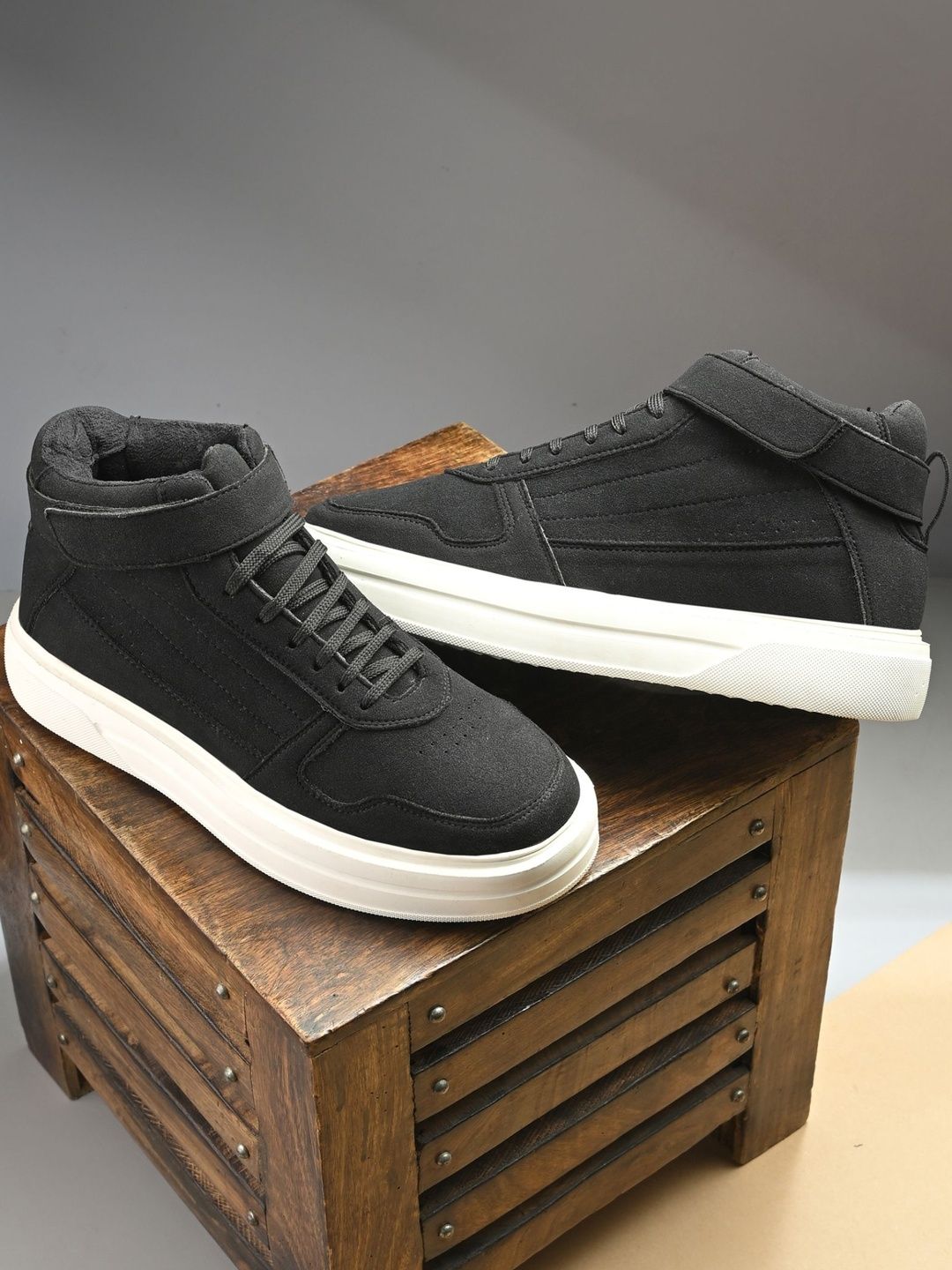 Roadster Men Black Round Toe Comfort Insole Lace-Ups Solid Casual Shoes-image-26