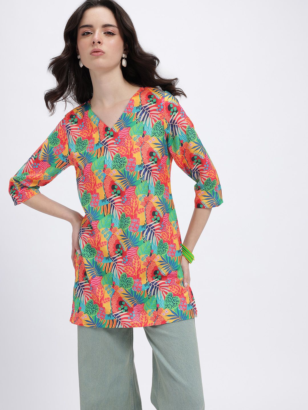 Anouk Rustic Tropical Printed V-Neck Straight Kurta-picture-31