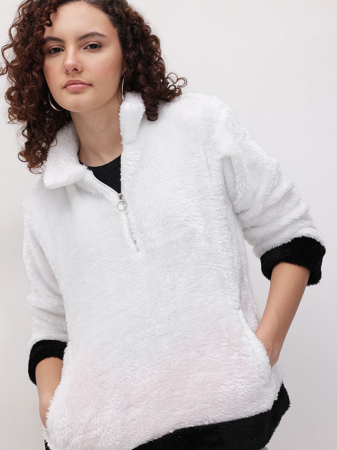 The Roadster Life Co. Contrasting Edges Faux Fur Detail Woollen Half-Zipper Pullover-picture-36