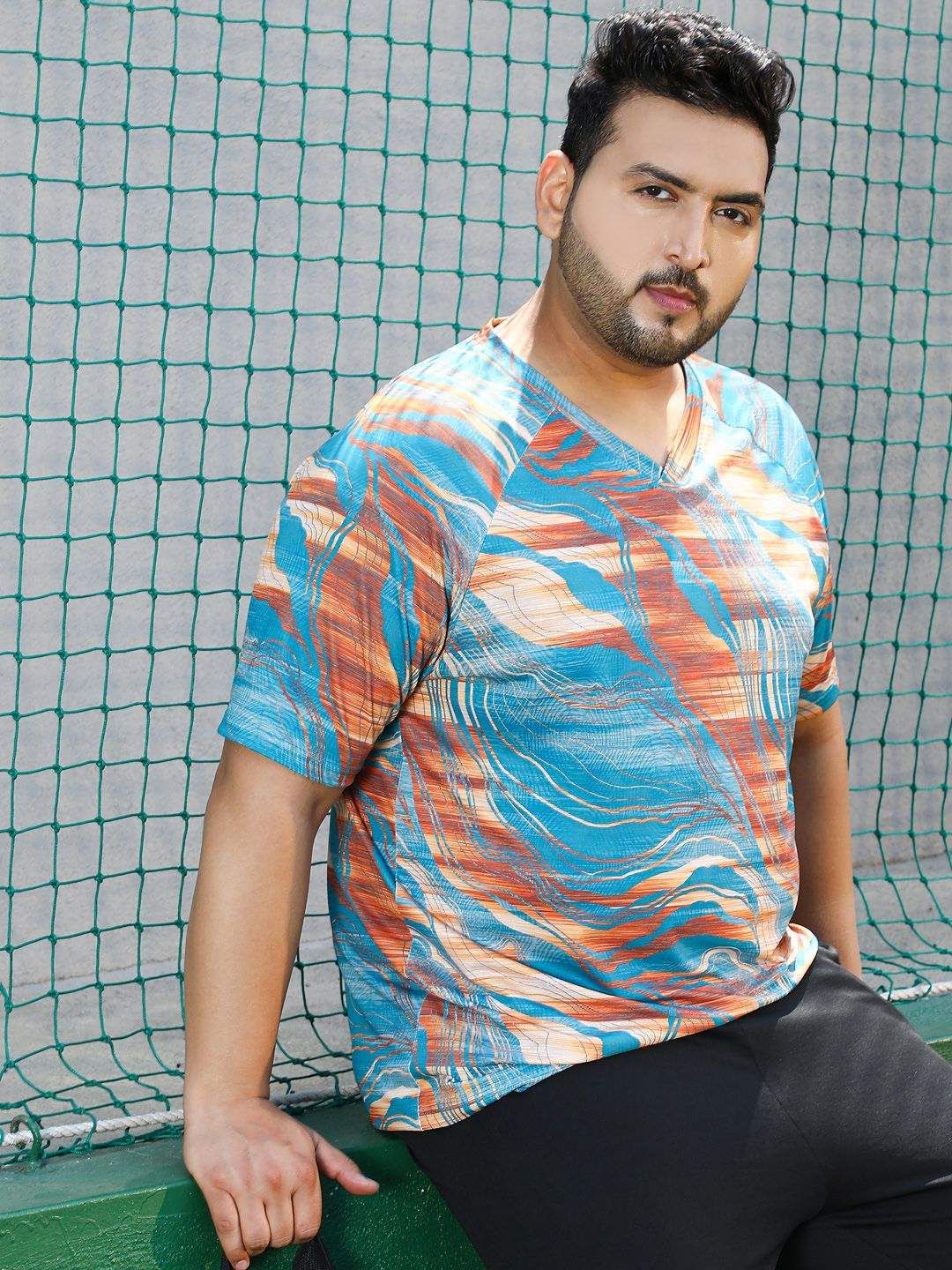 Instafab Plus Men Abstract Printed V-Neck Activewear T-shirt-picture-35