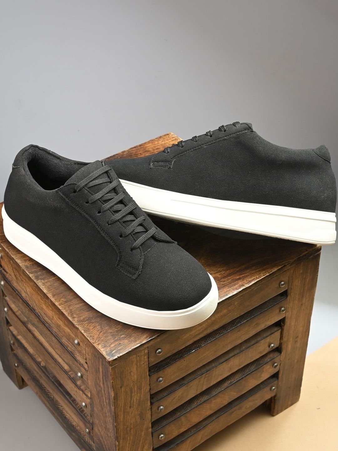 Roadster Men Black Round Toe Sneakers-picture-22