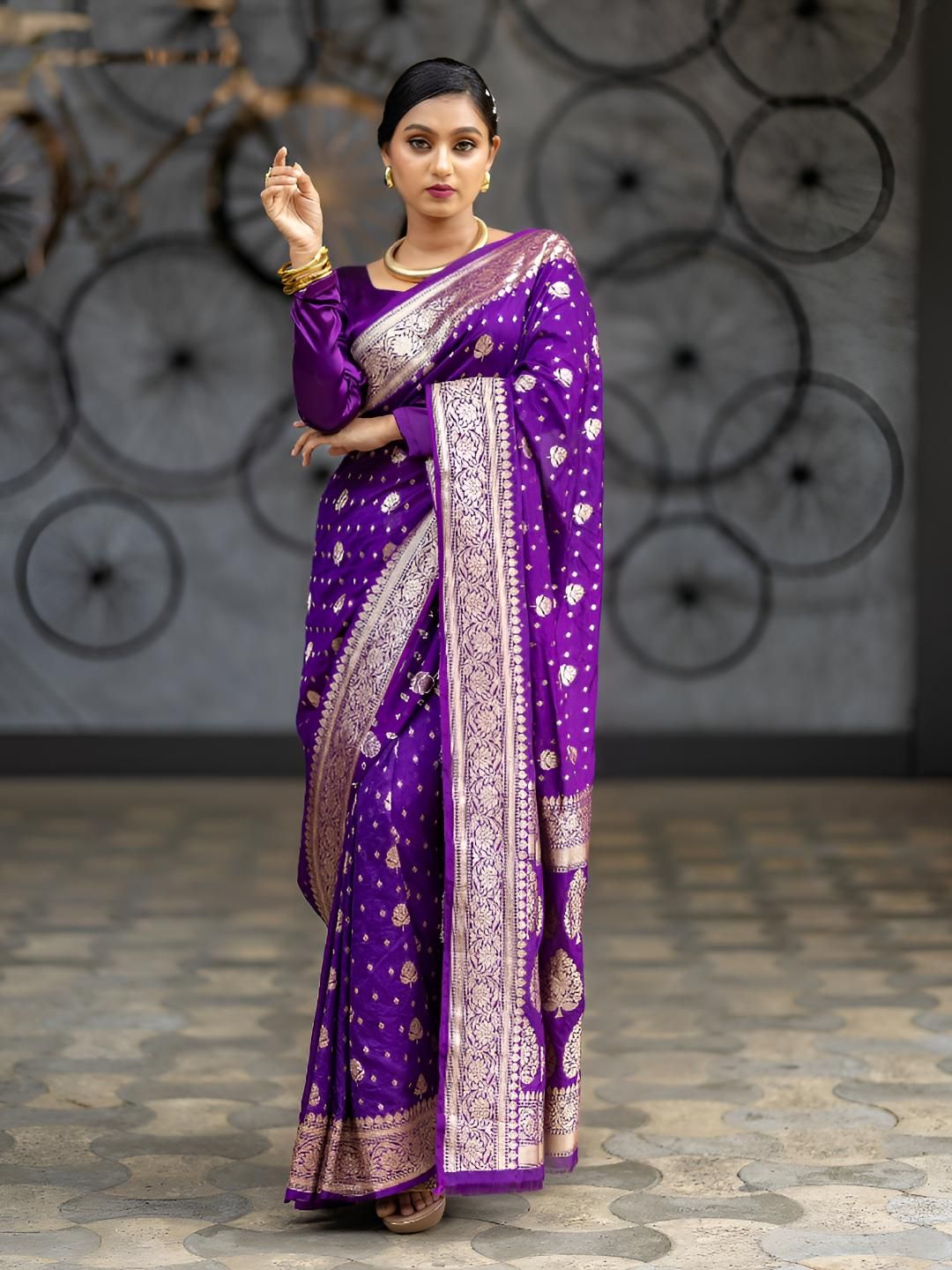 Vastravatika Zari Kanjeevaram Saree With Unstiched Blouse Piece-picture-36
