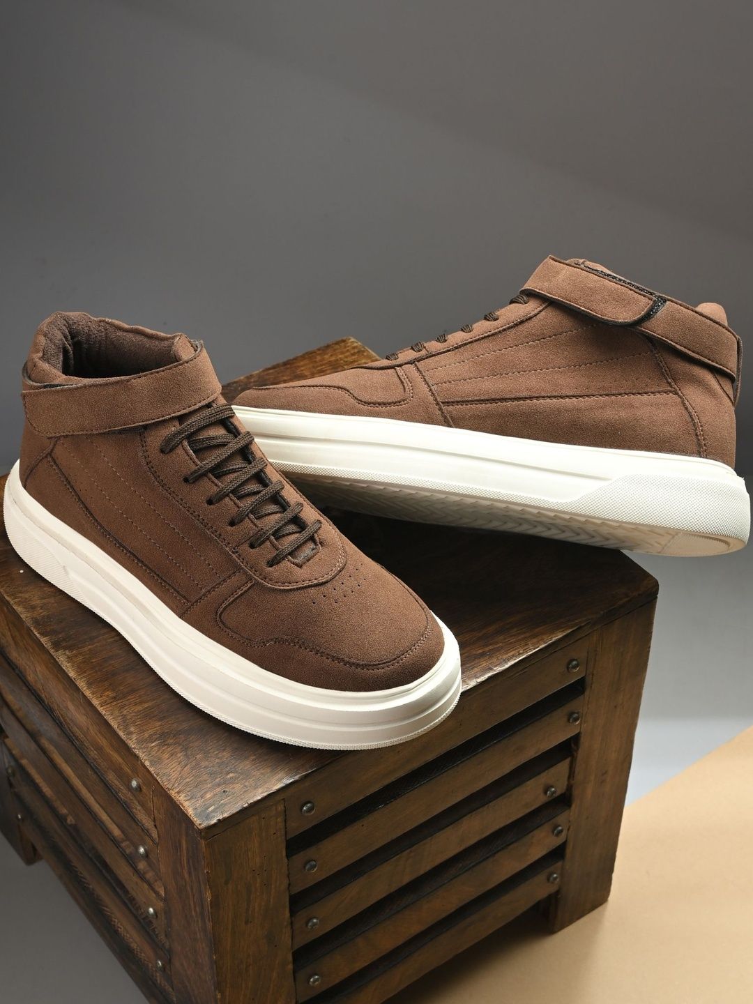 Roadster Men Round Toe Lace Up Velcro Sneakers-image-19