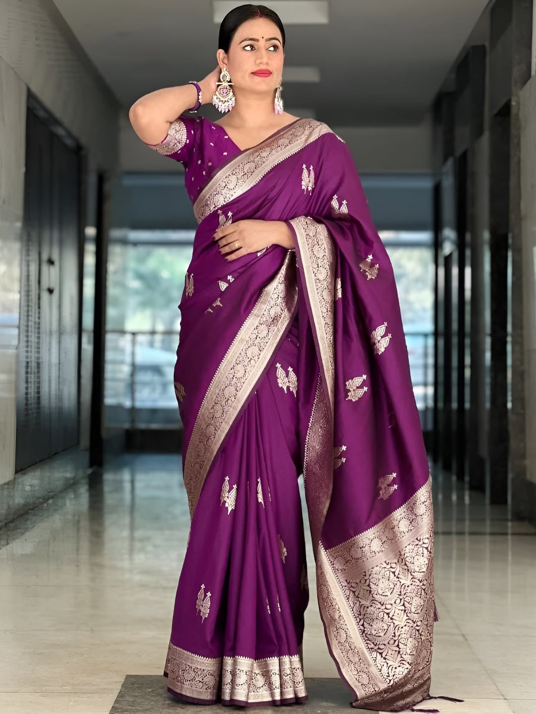 Vastravatika Zari Kanjeevaram Saree With Unstiched Blouse Piece-picture-17