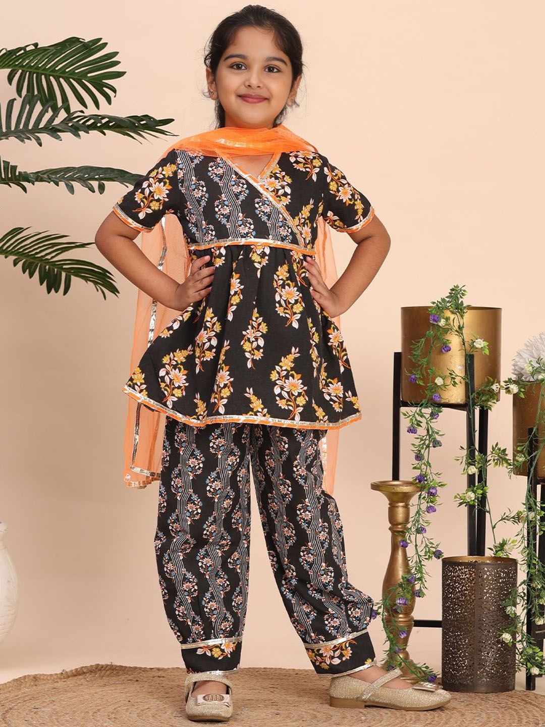 Cutiekins Girls Floral Printed V-Neck Gotta Patti Kurta With Salwar & Dupatta-picture-15